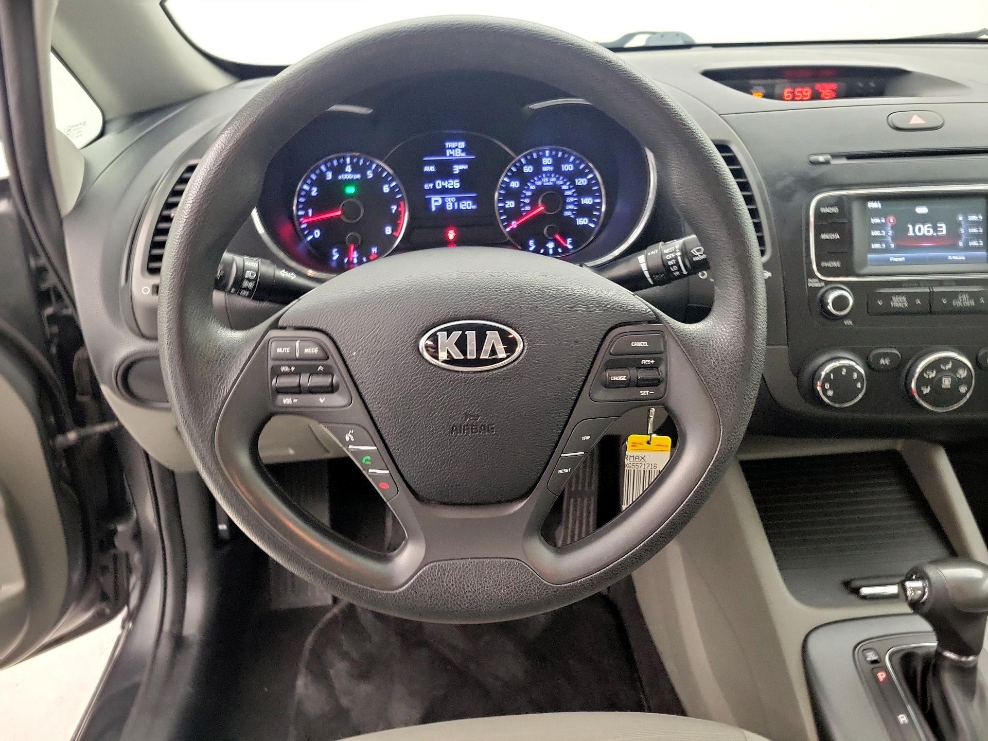 Thumbnail: 2016 Kia Forte - 10