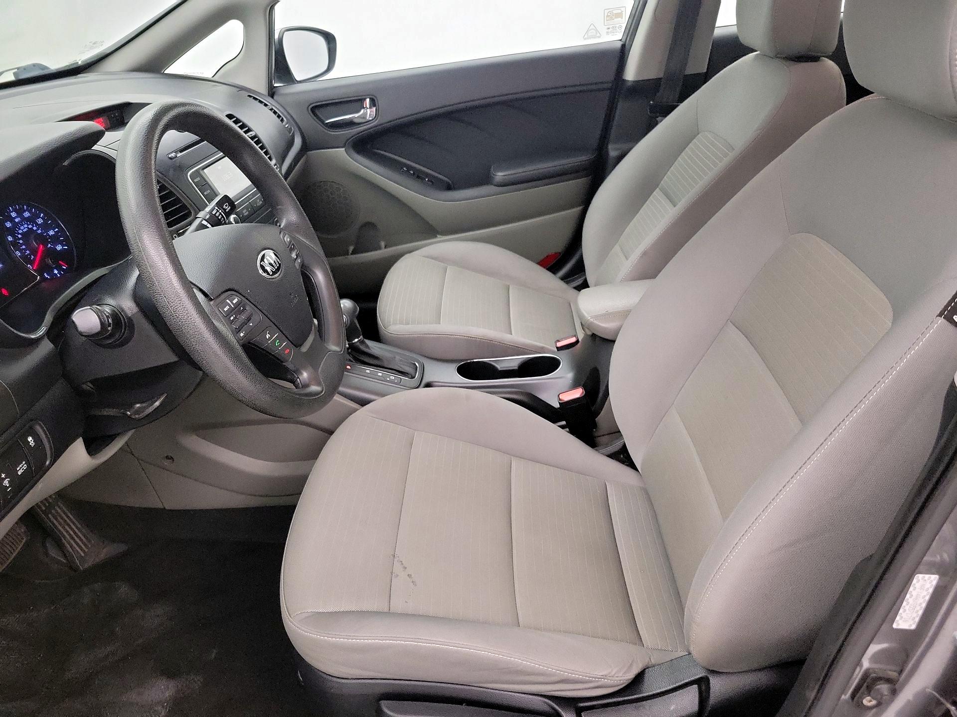 Thumbnail: 2016 Kia Forte - 11