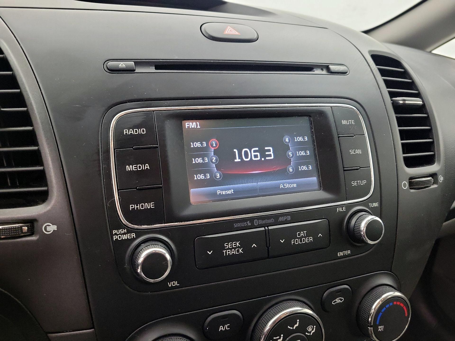Thumbnail: 2016 Kia Forte - 15