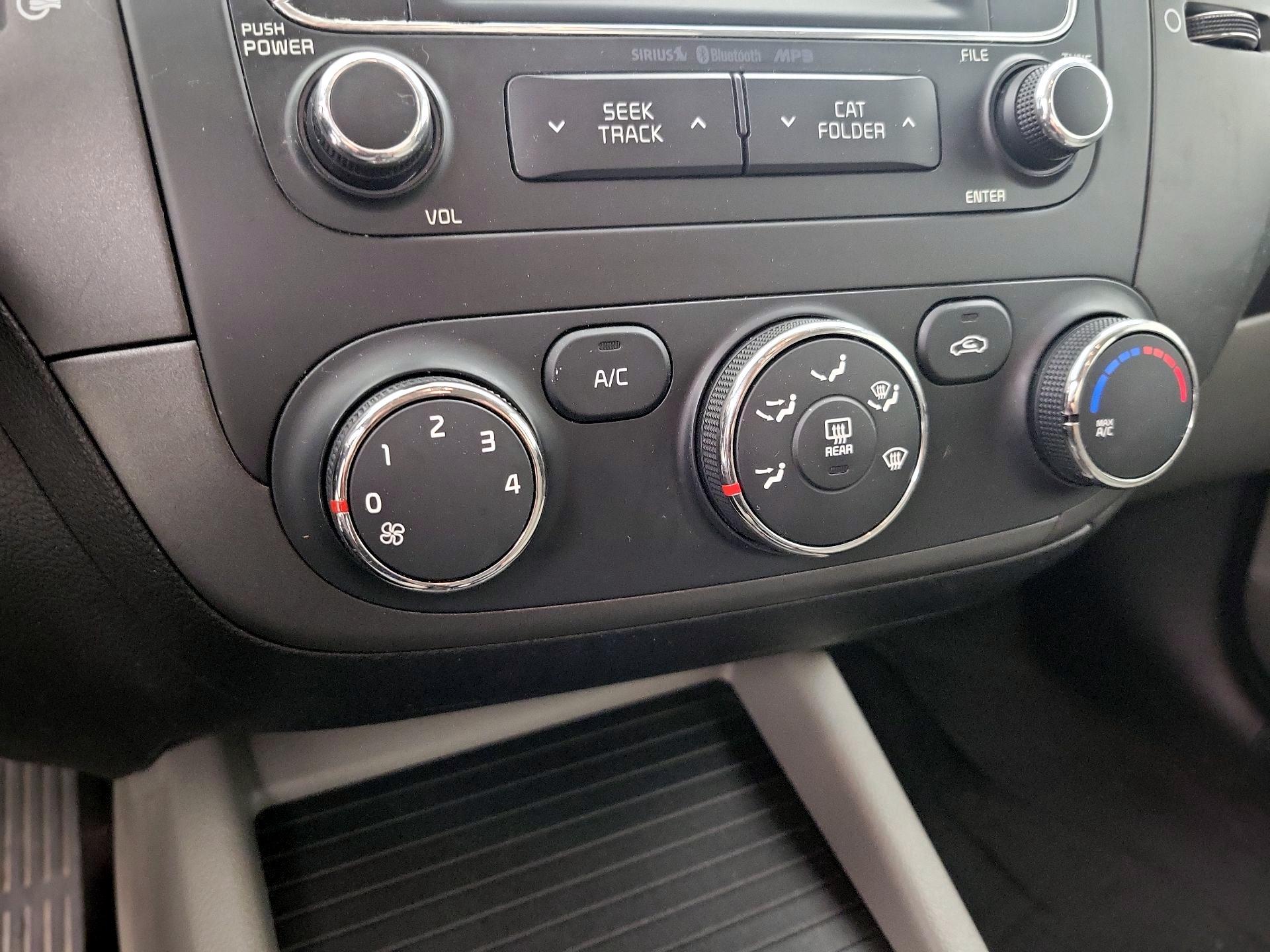 Thumbnail: 2016 Kia Forte - 16