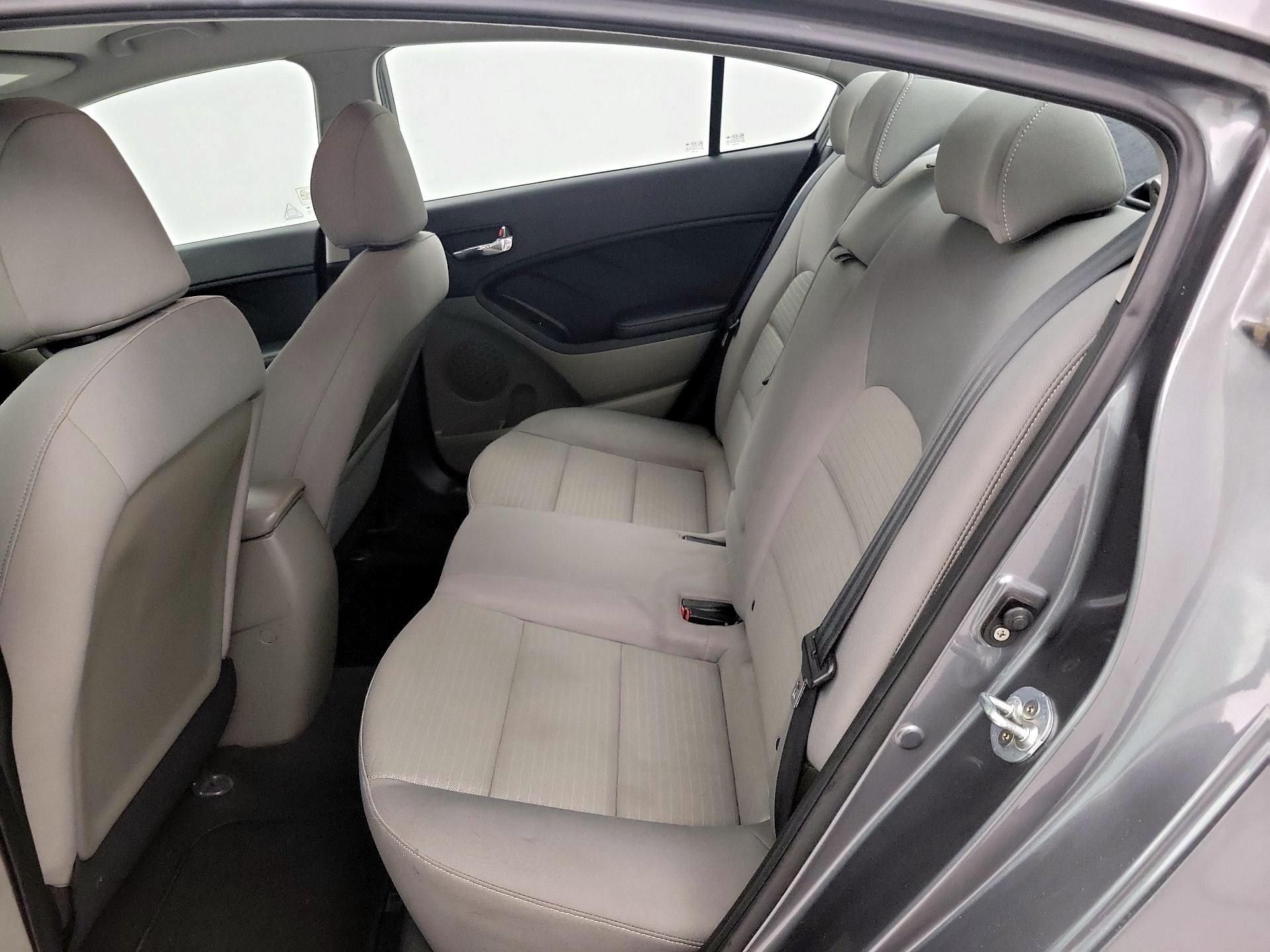 Thumbnail: 2016 Kia Forte - 19