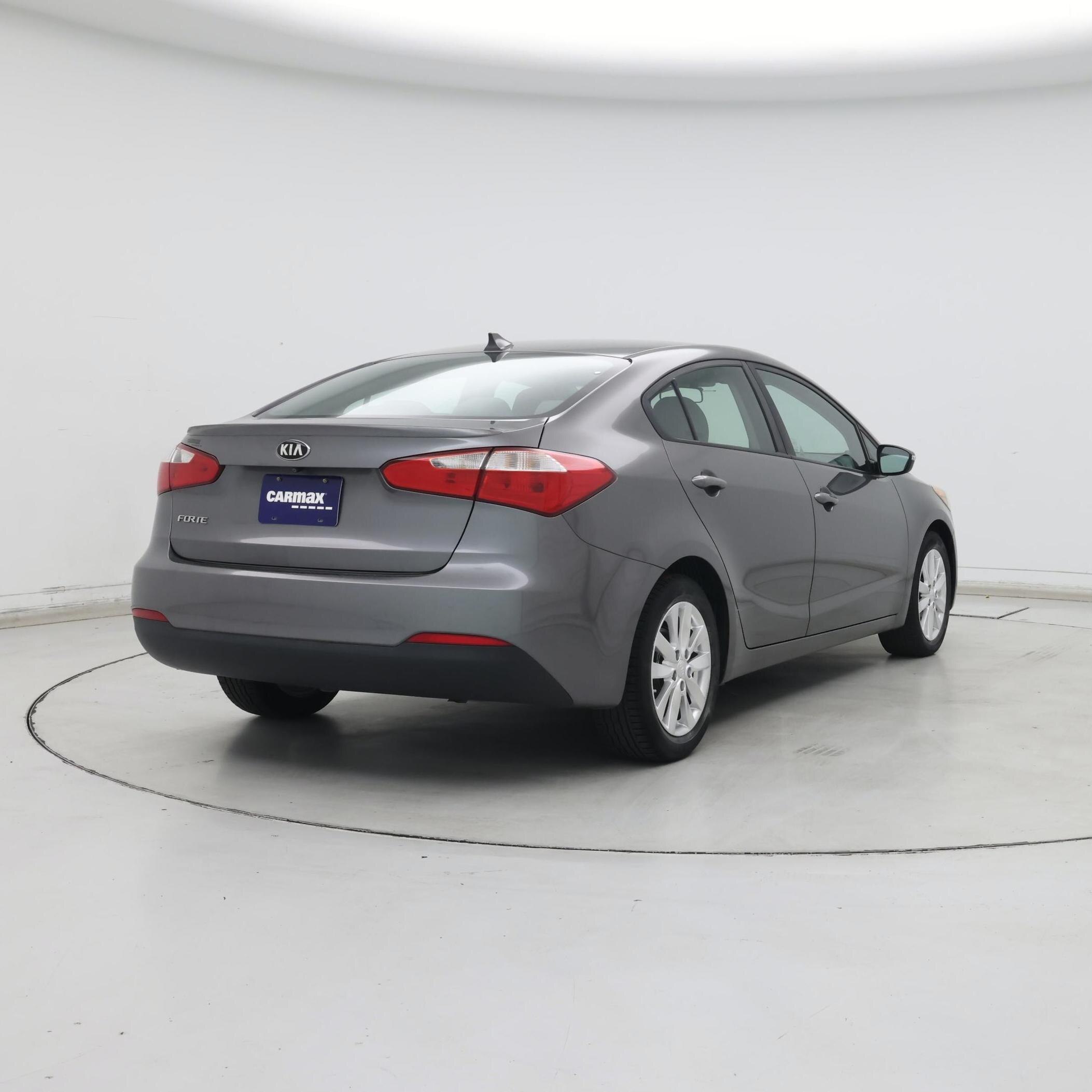 Thumbnail: 2016 Kia Forte - 8