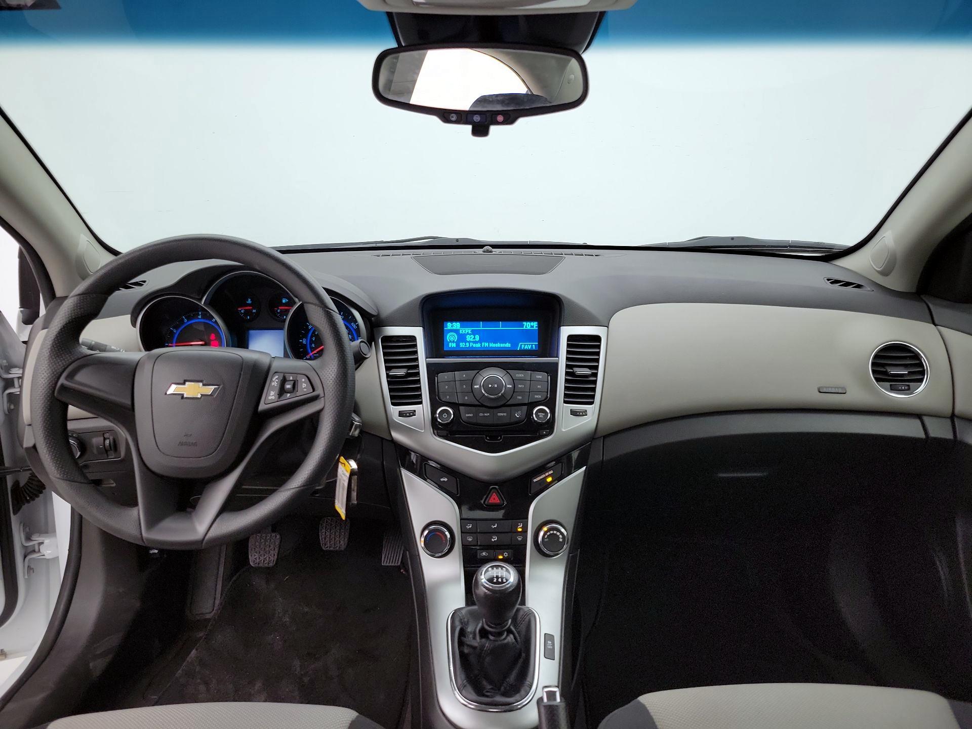 Thumbnail: 2015 Chevrolet Cruze - 9