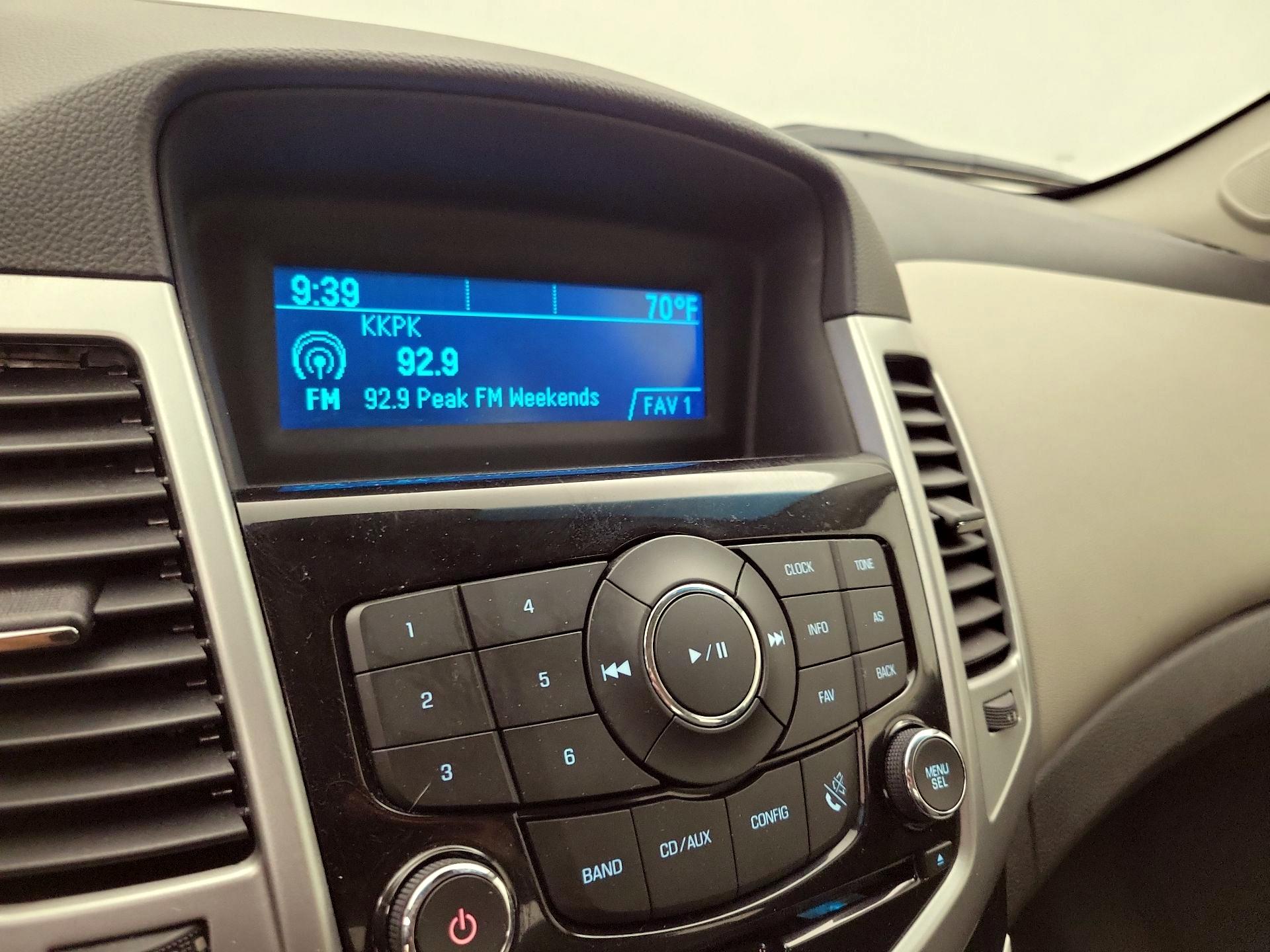 Thumbnail: 2015 Chevrolet Cruze - 14