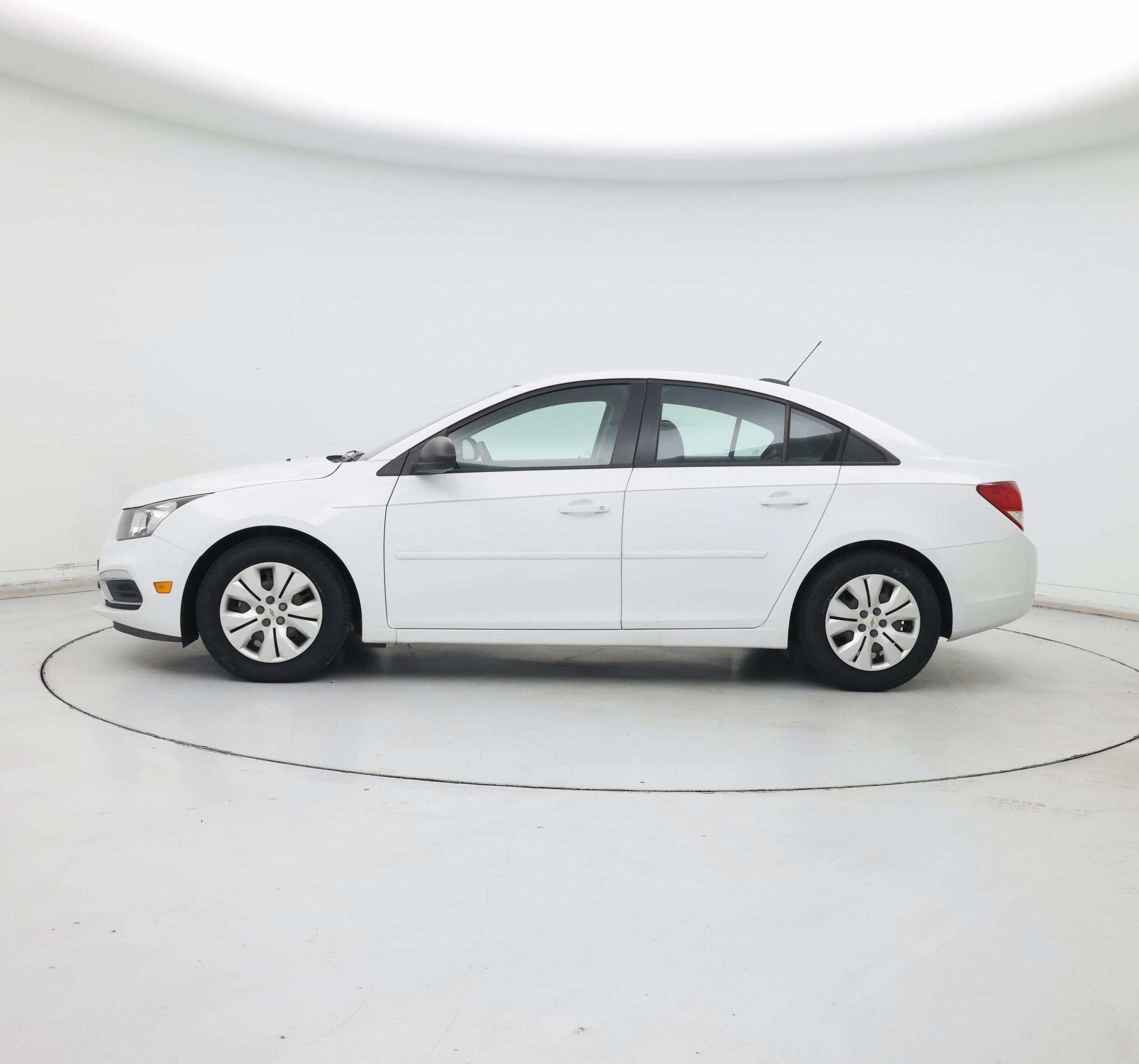 Thumbnail: 2015 Chevrolet Cruze - 3