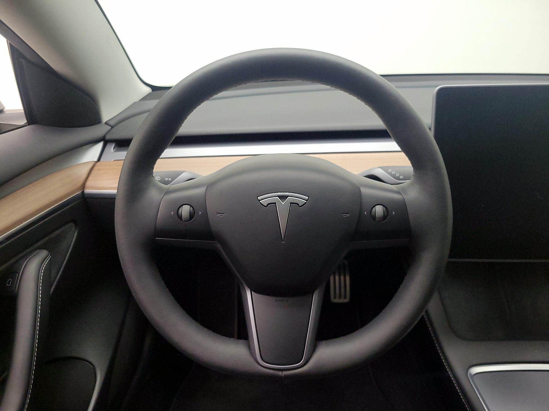 Thumbnail: 2023 Tesla Model 3 - 10