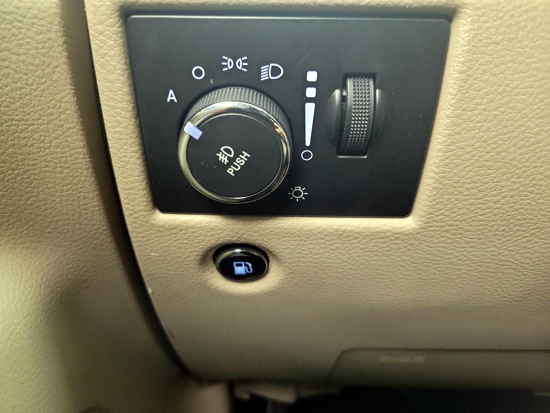 Thumbnail: 2015 Jeep Grand Cherokee - 13