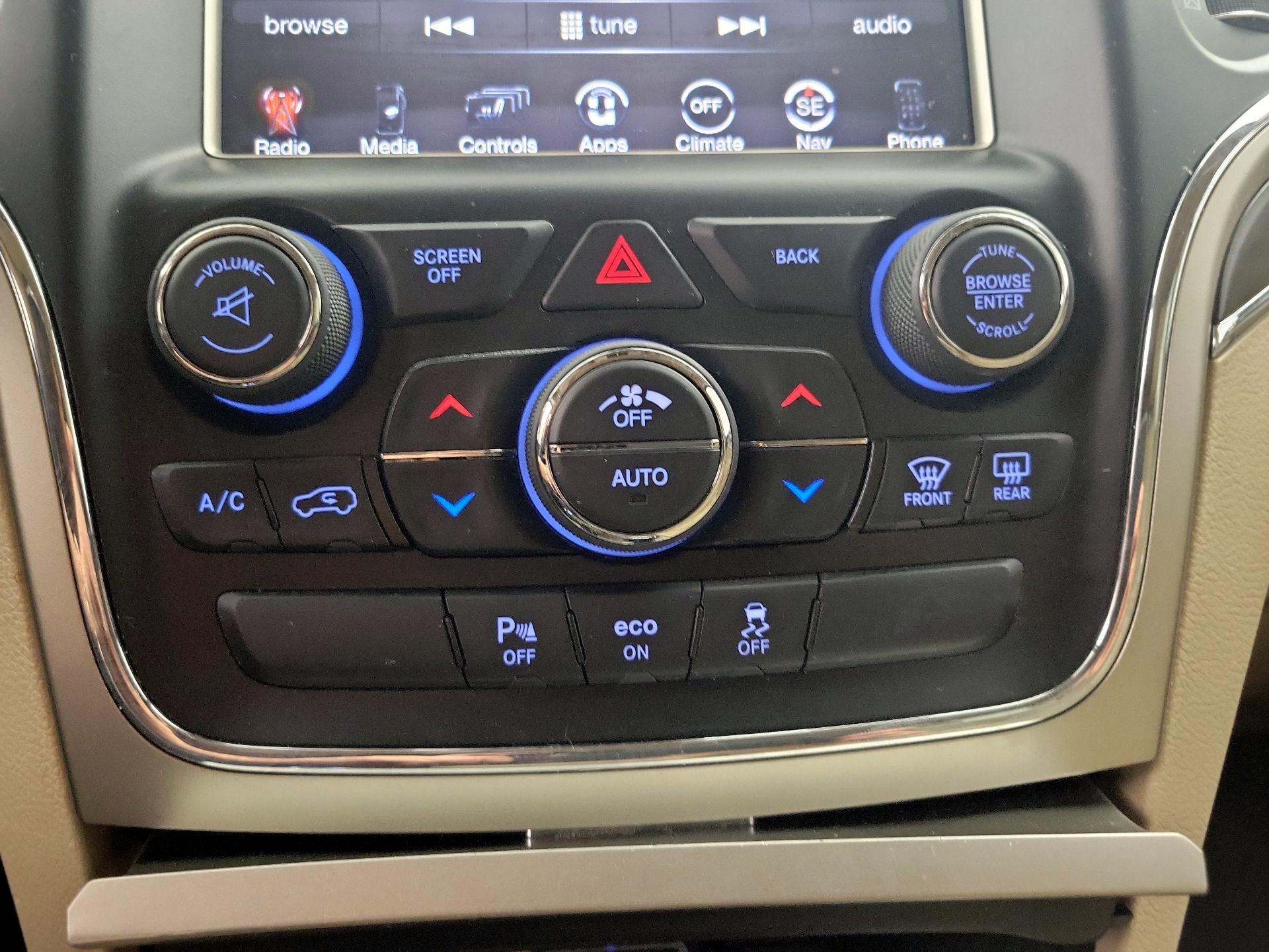 Thumbnail: 2015 Jeep Grand Cherokee - 16