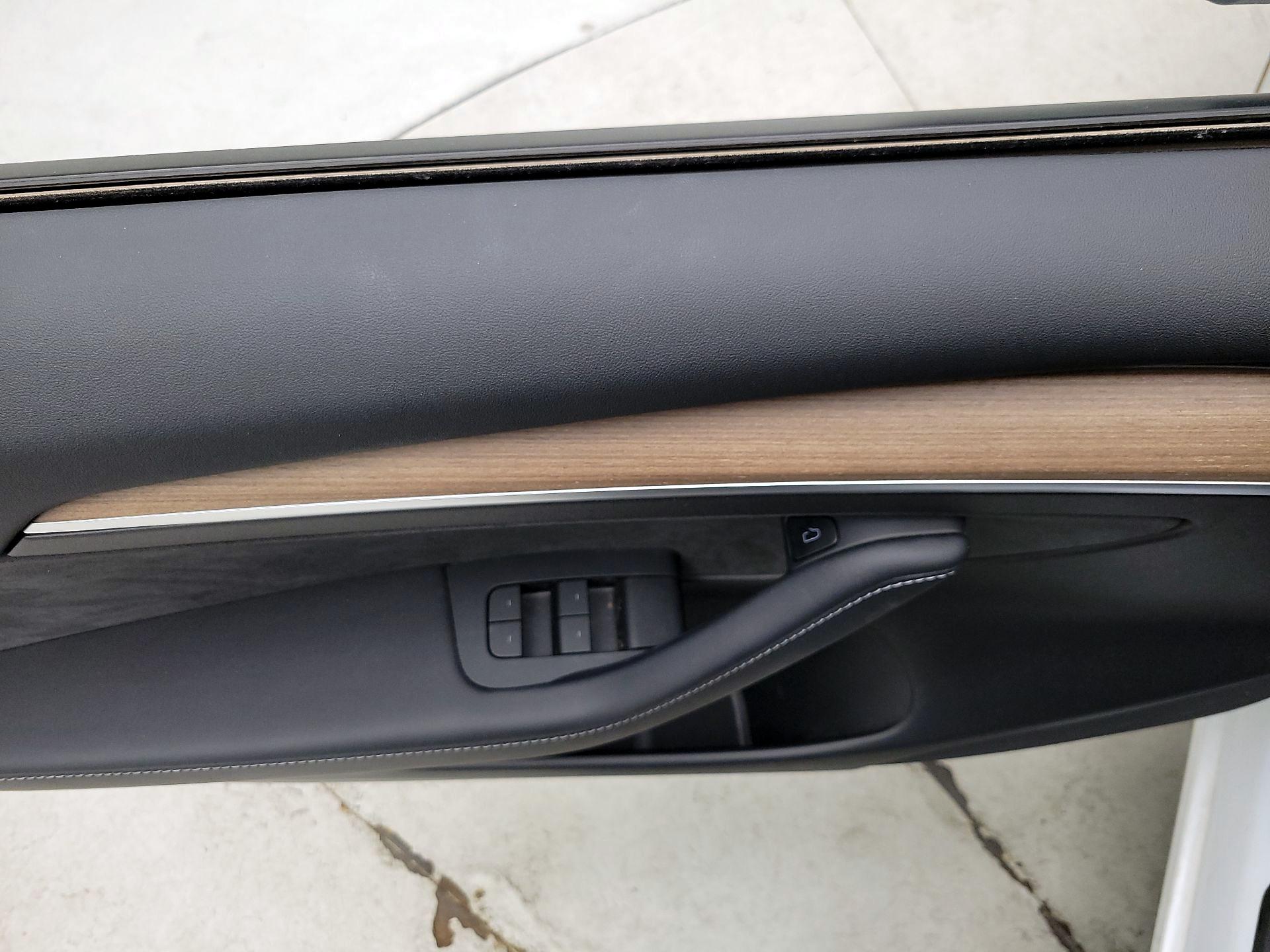 Thumbnail: 2022 Tesla Model 3 - 12