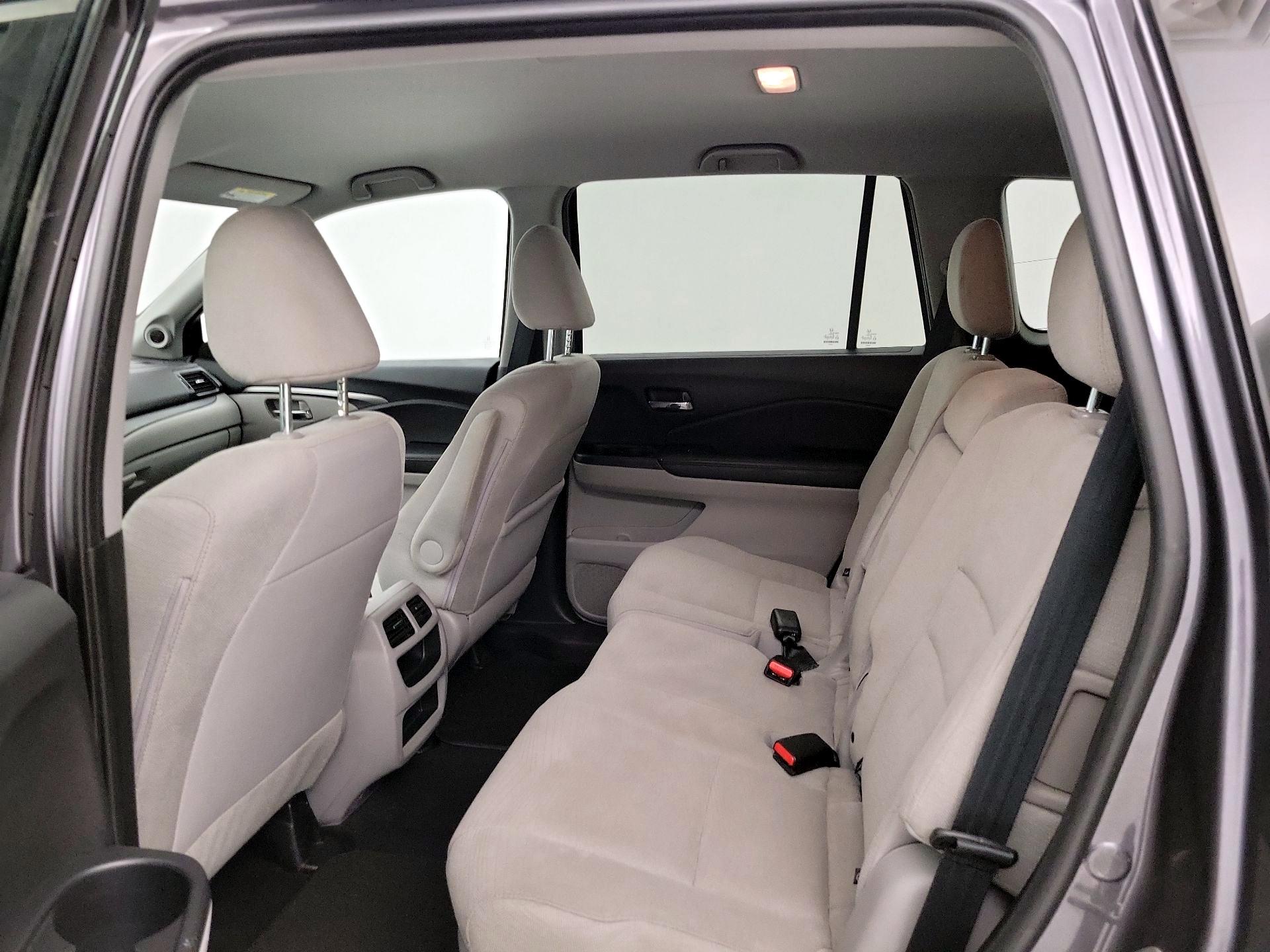 Thumbnail: 2017 Honda Pilot - 19