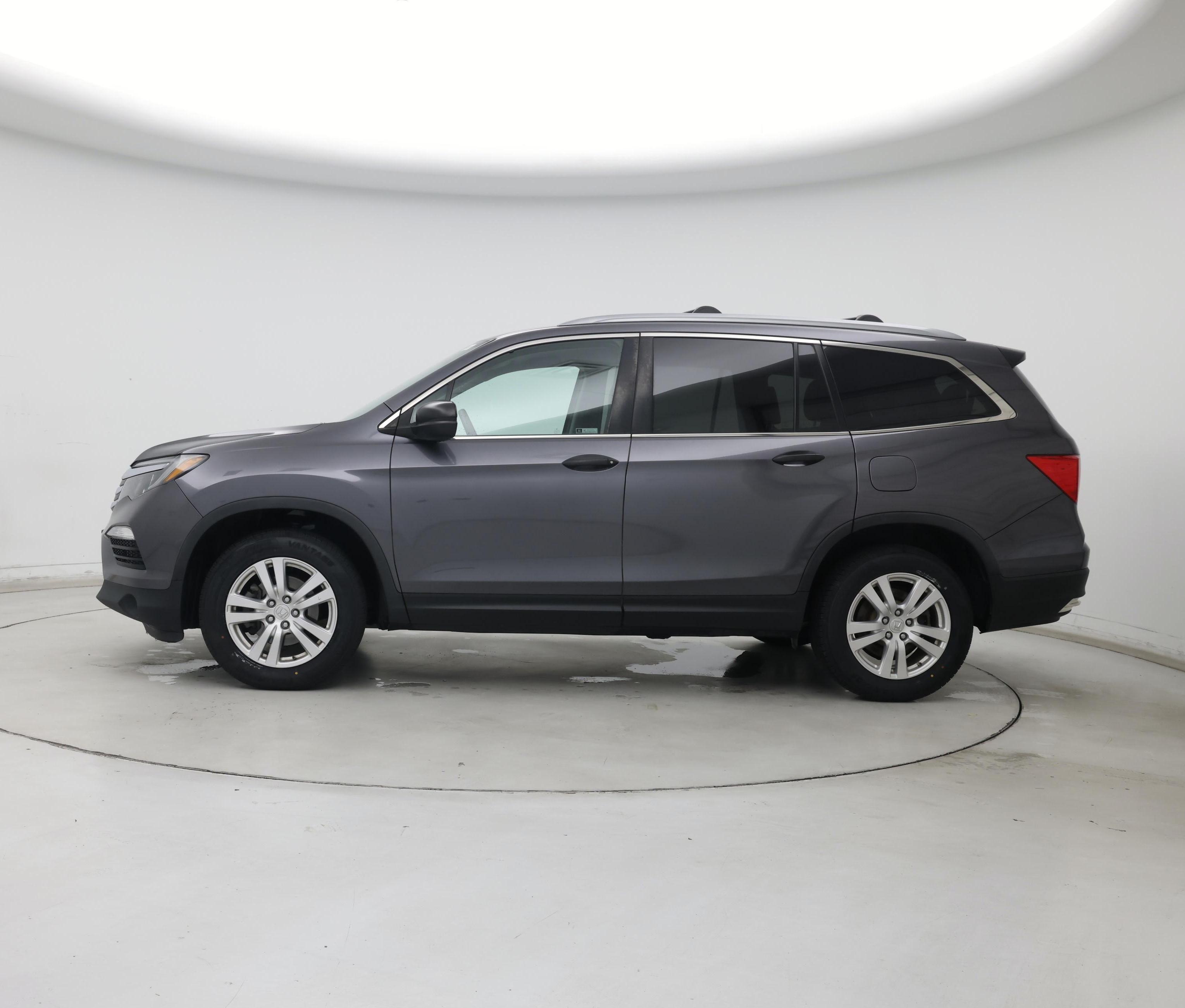 Thumbnail: 2017 Honda Pilot - 3