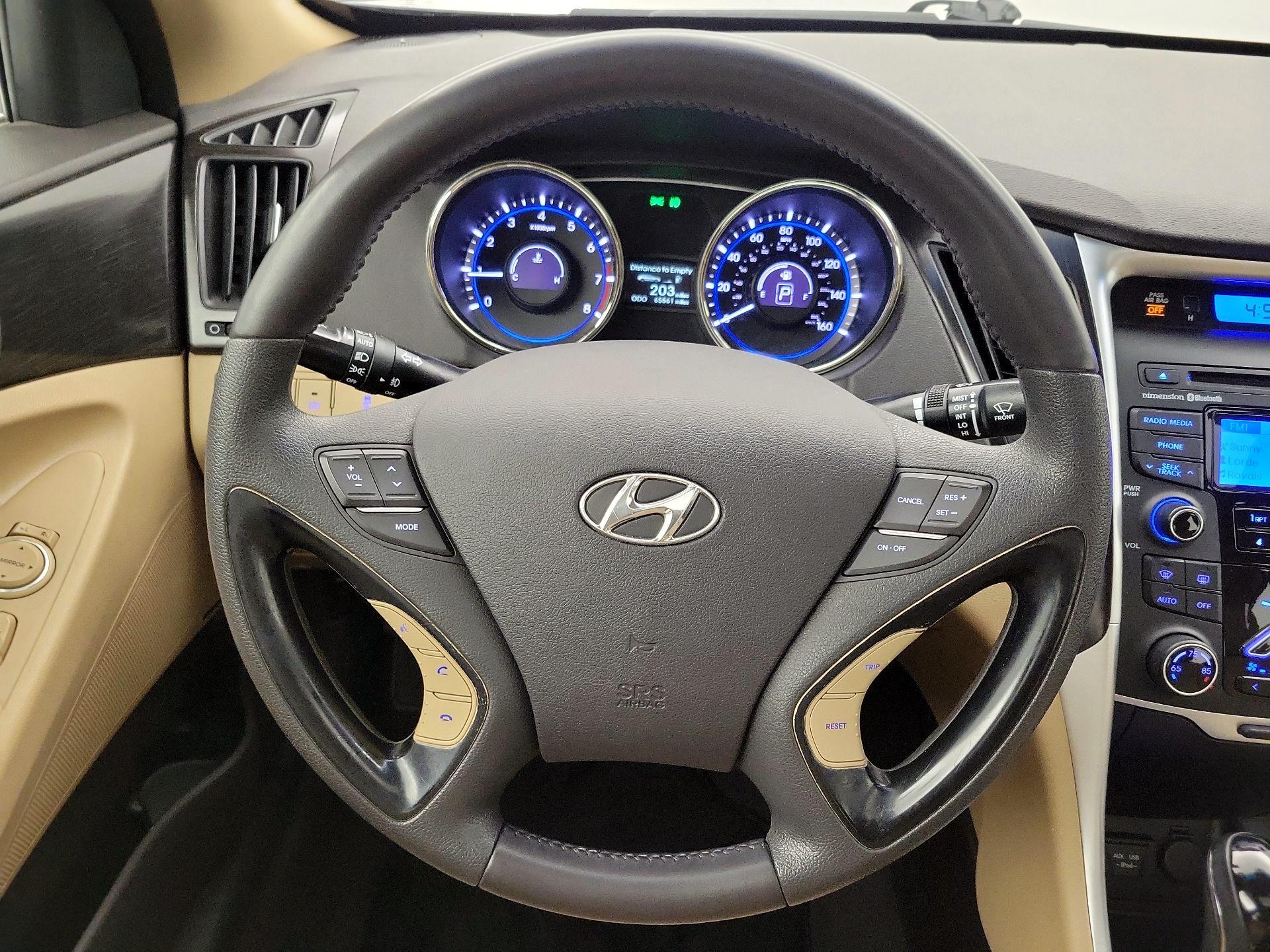 Thumbnail: 2013 Hyundai Sonata - 10
