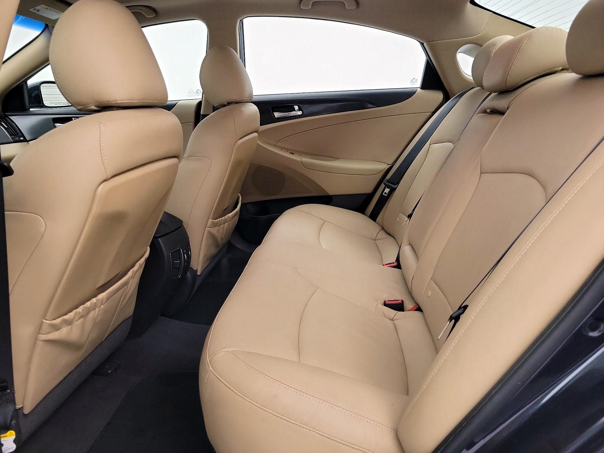 Thumbnail: 2013 Hyundai Sonata - 19