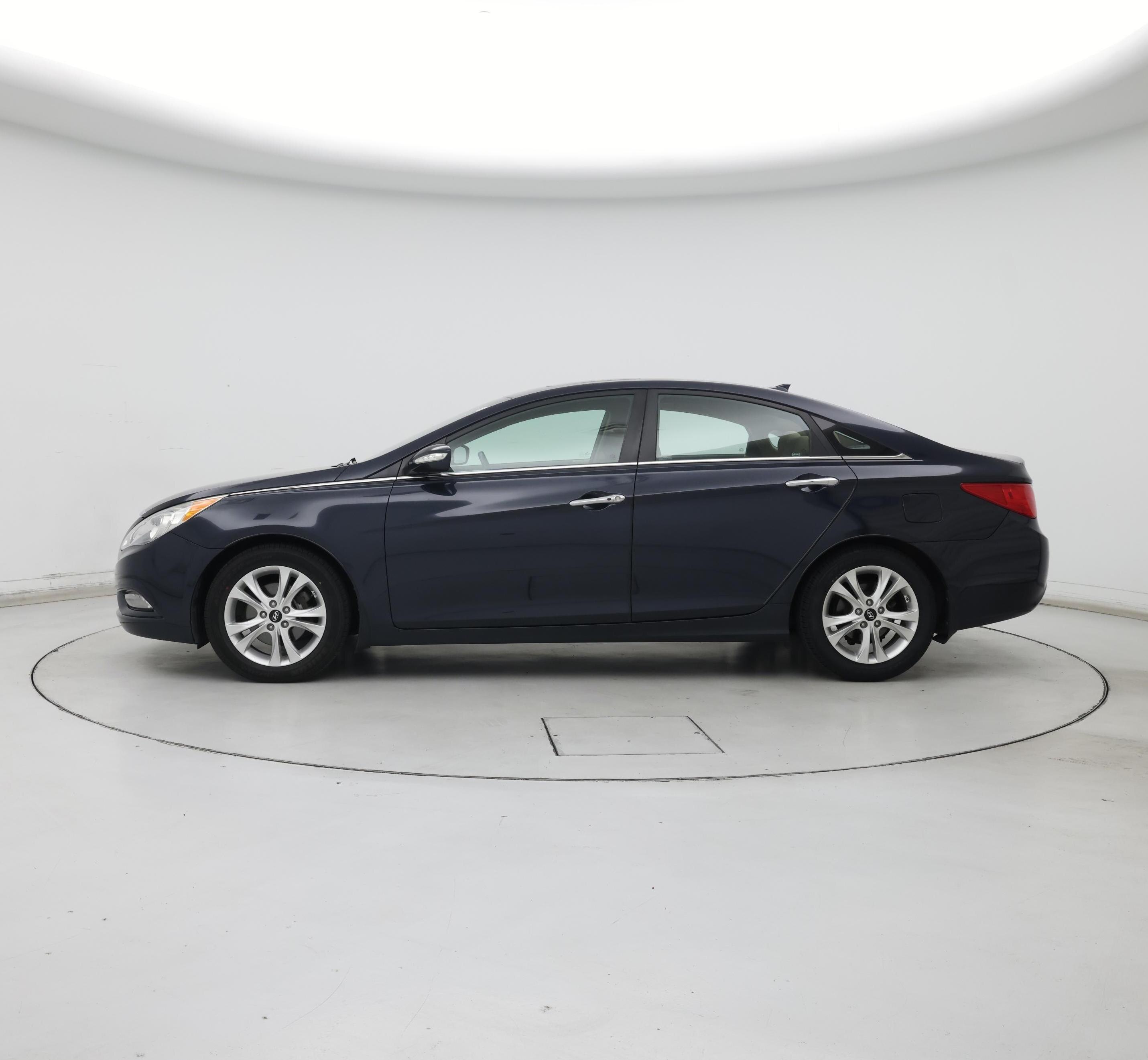 Thumbnail: 2013 Hyundai Sonata - 3
