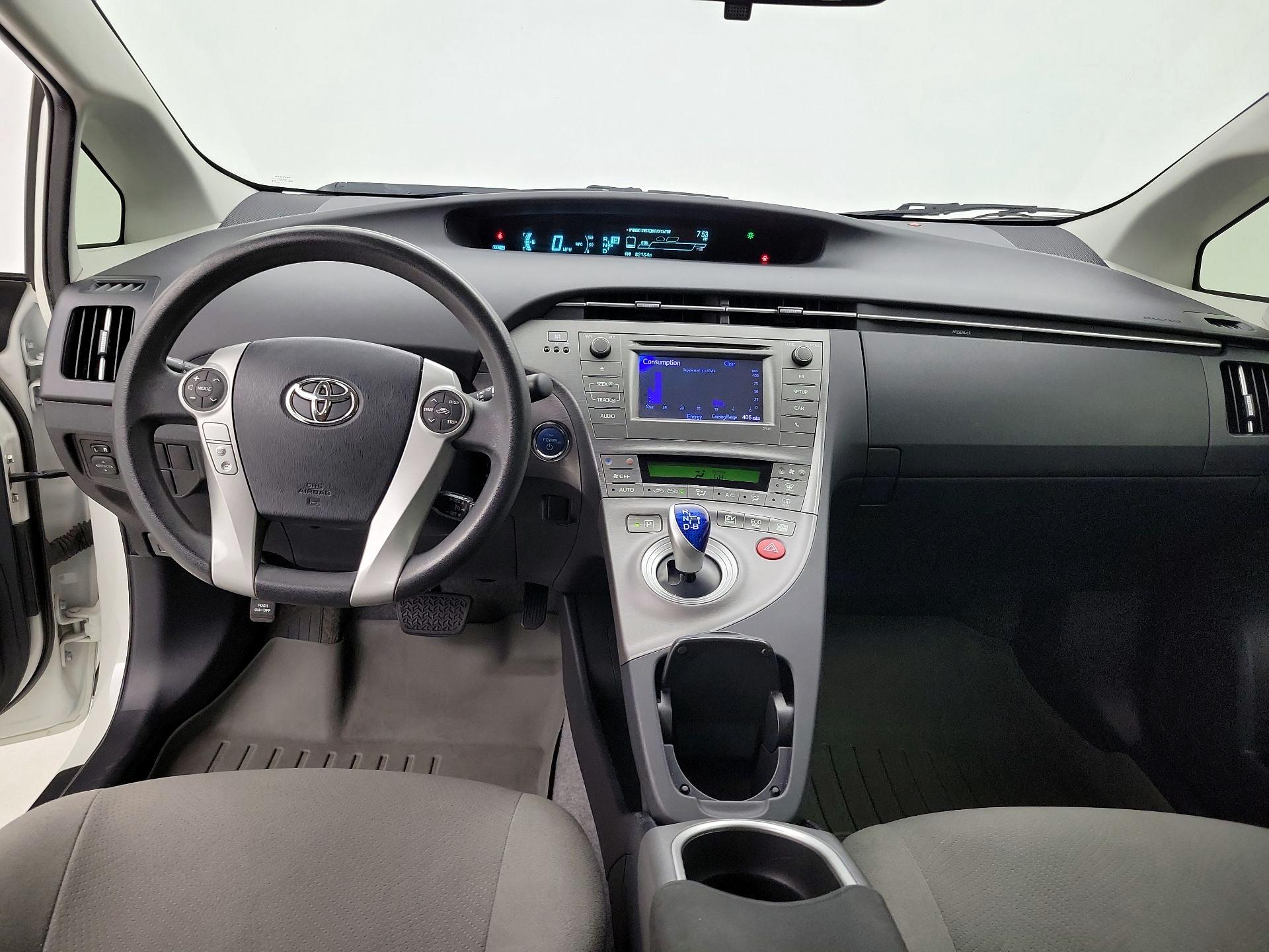 Thumbnail: 2015 Toyota Prius - 9