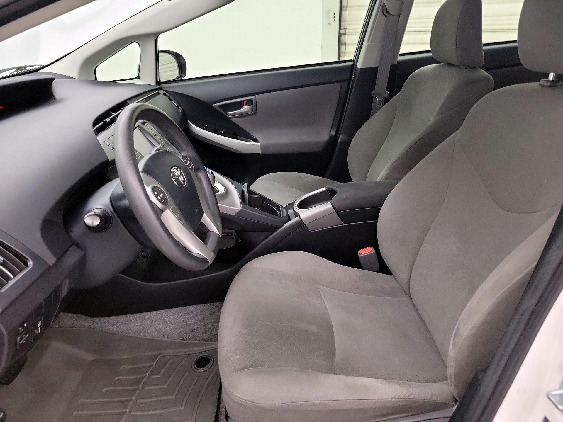 Thumbnail: 2015 Toyota Prius - 11