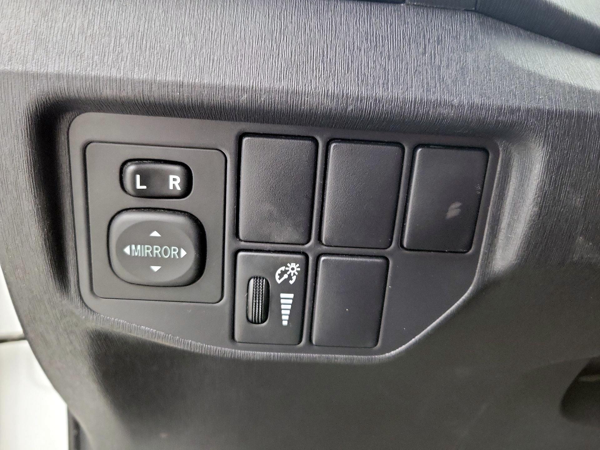 Thumbnail: 2015 Toyota Prius - 13