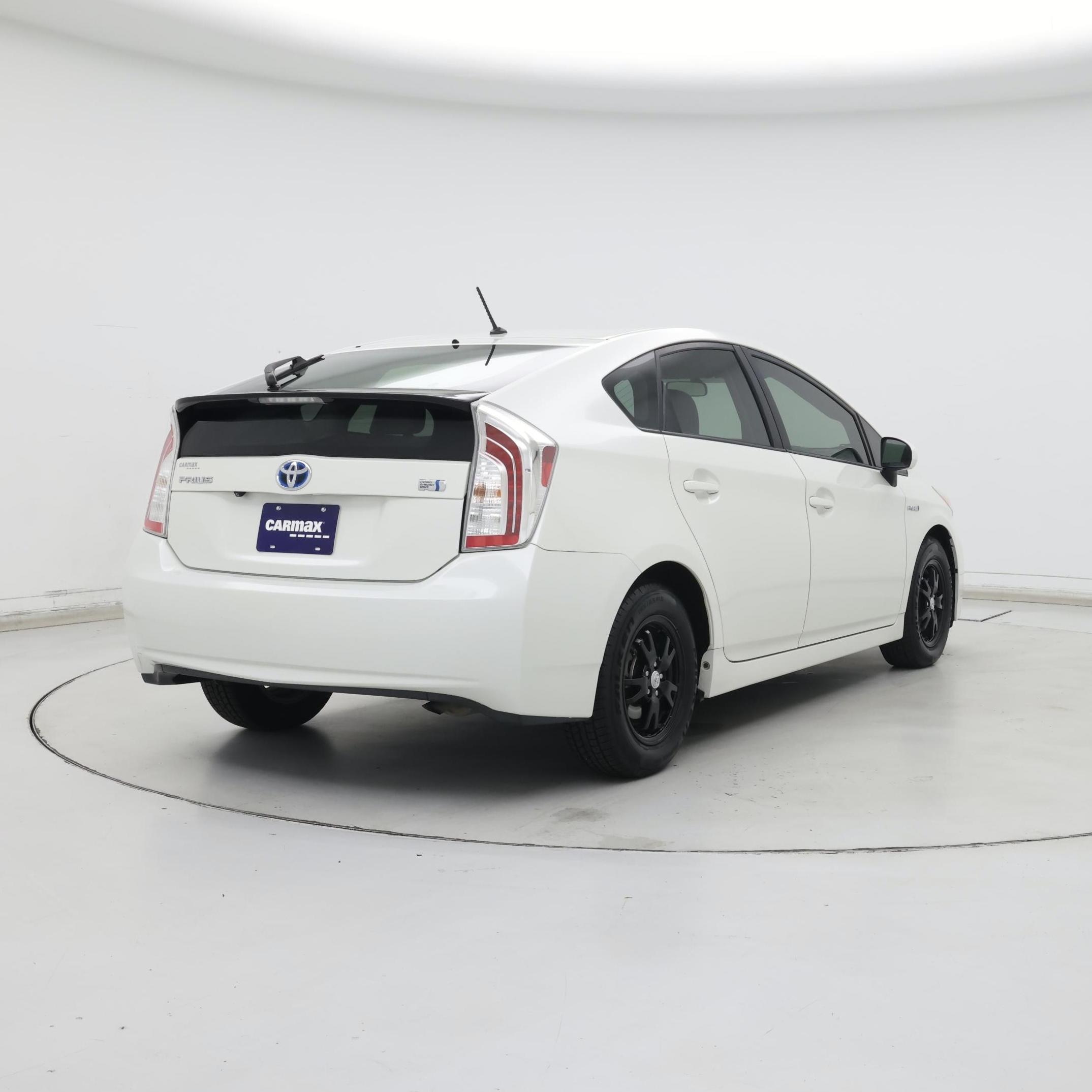 Thumbnail: 2015 Toyota Prius - 8