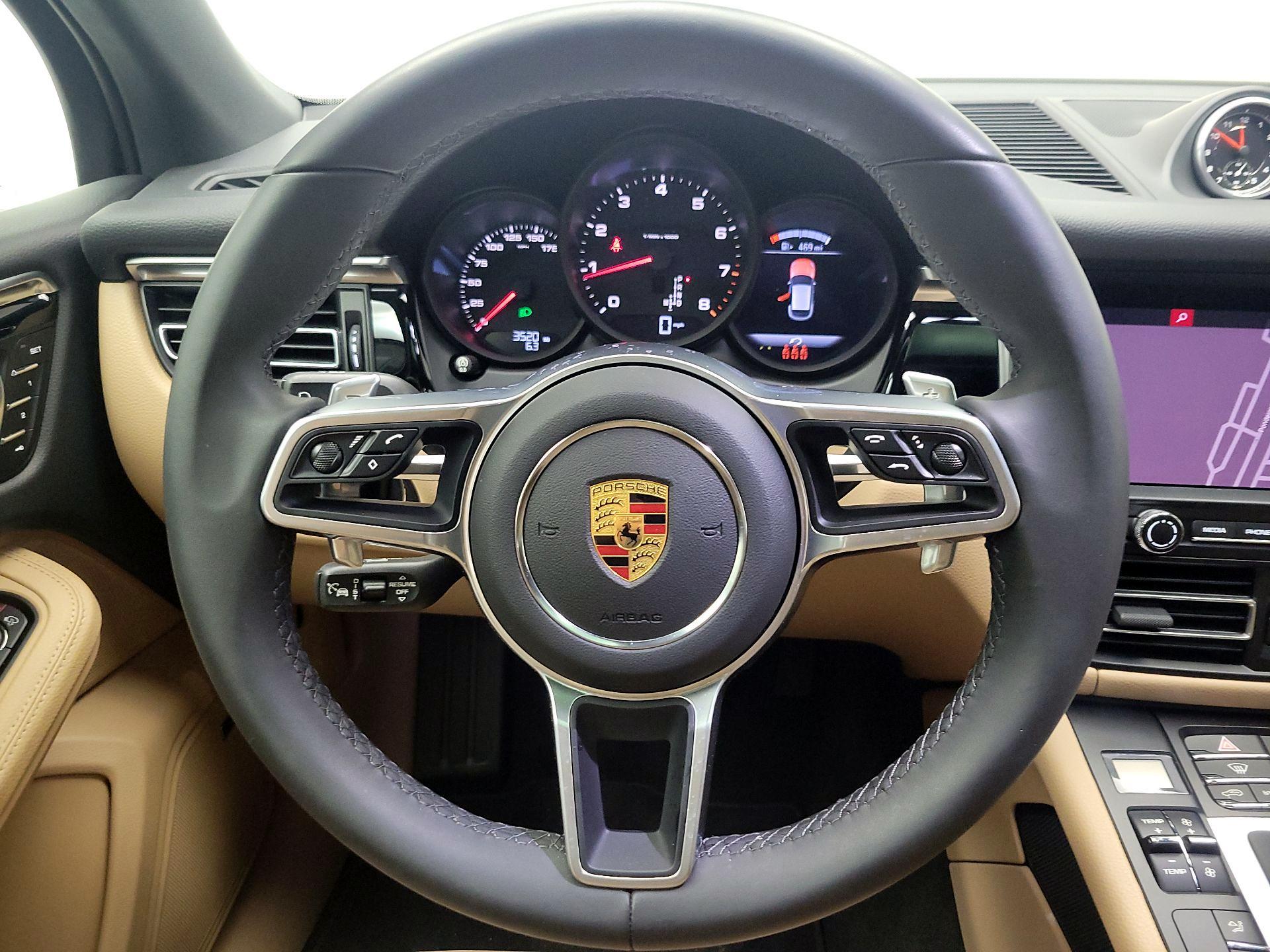 Thumbnail: 2021 Porsche Macan - 10