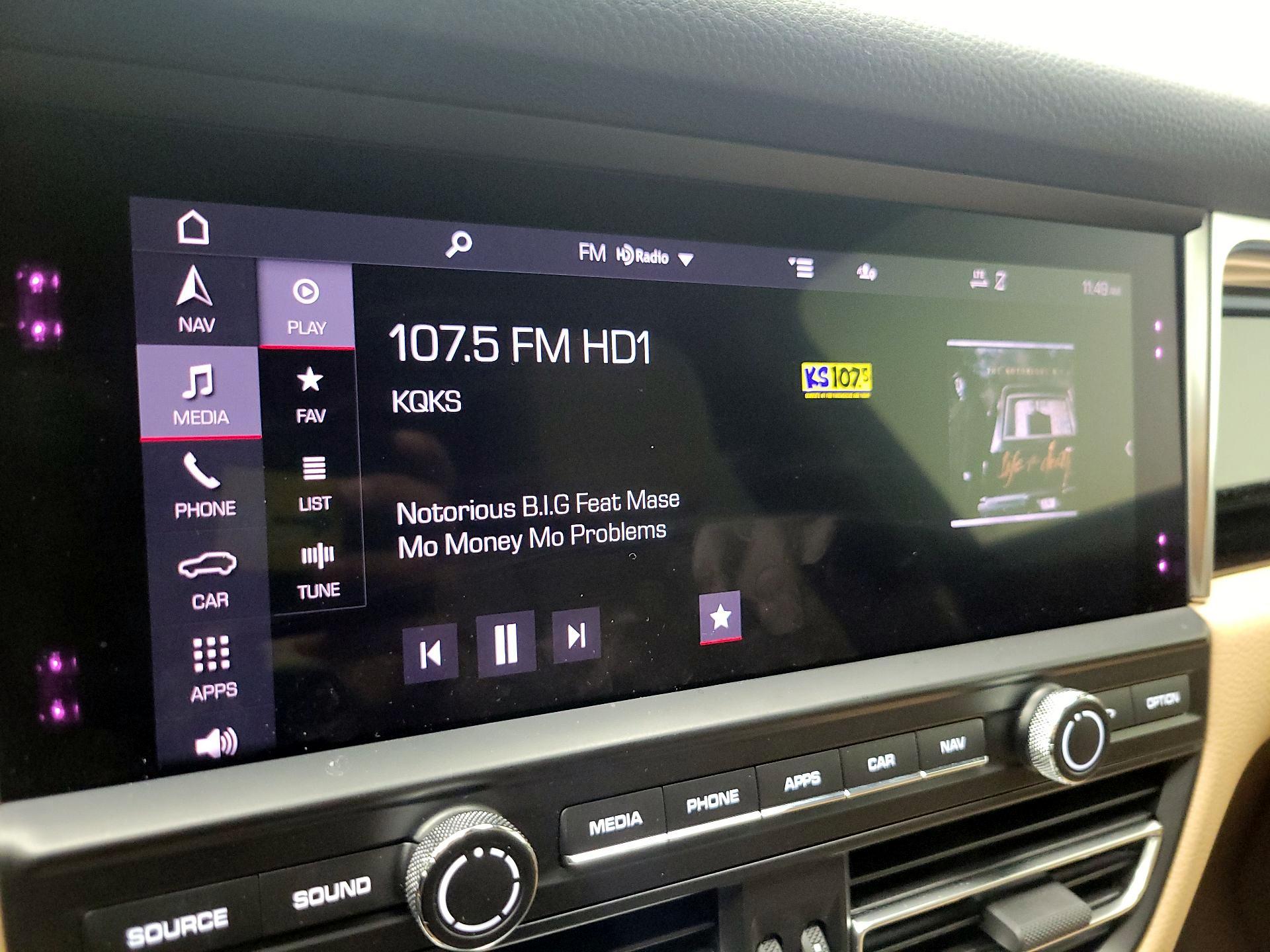Thumbnail: 2021 Porsche Macan - 16