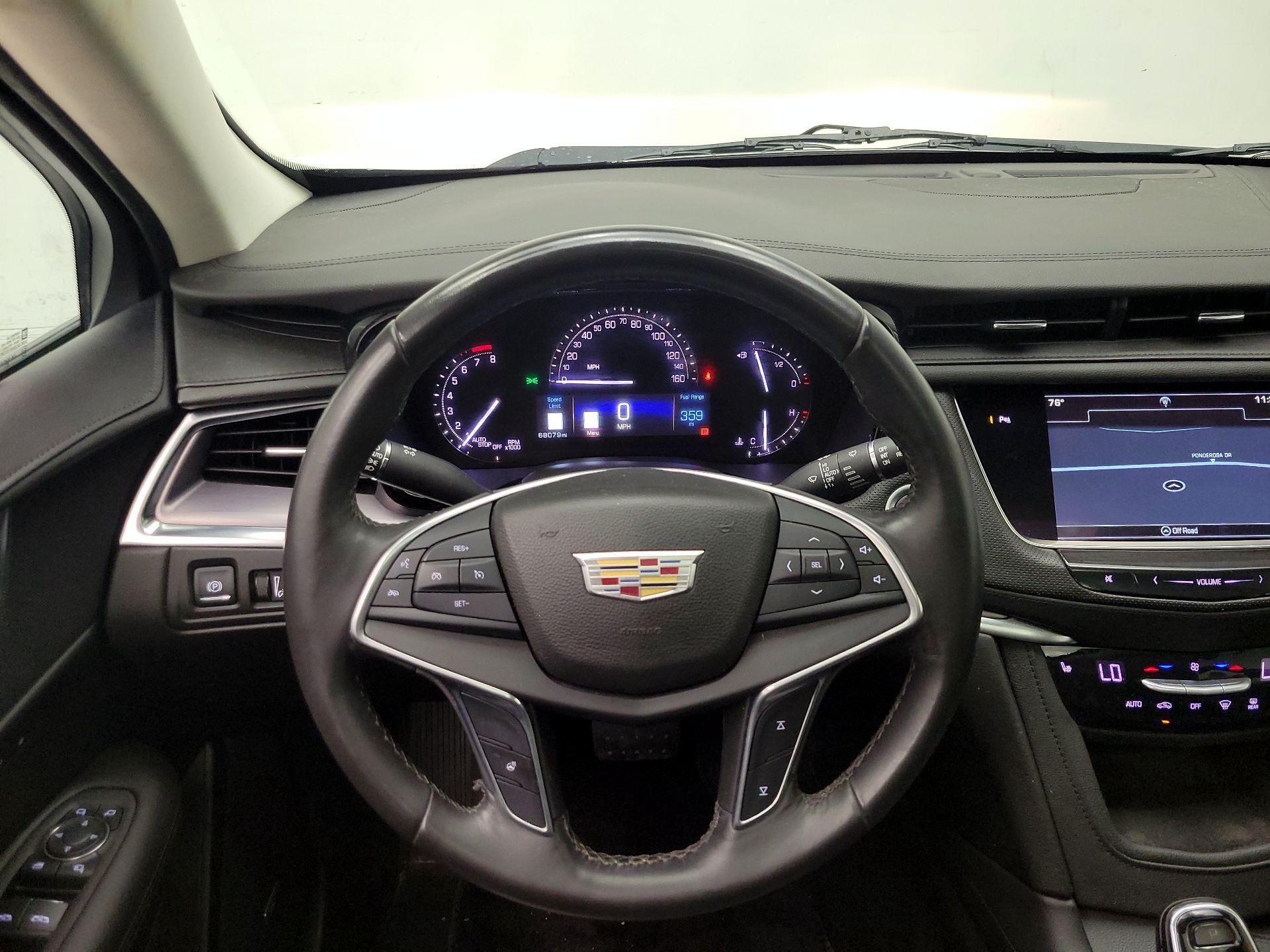 Thumbnail: 2017 Cadillac XT5 - 10