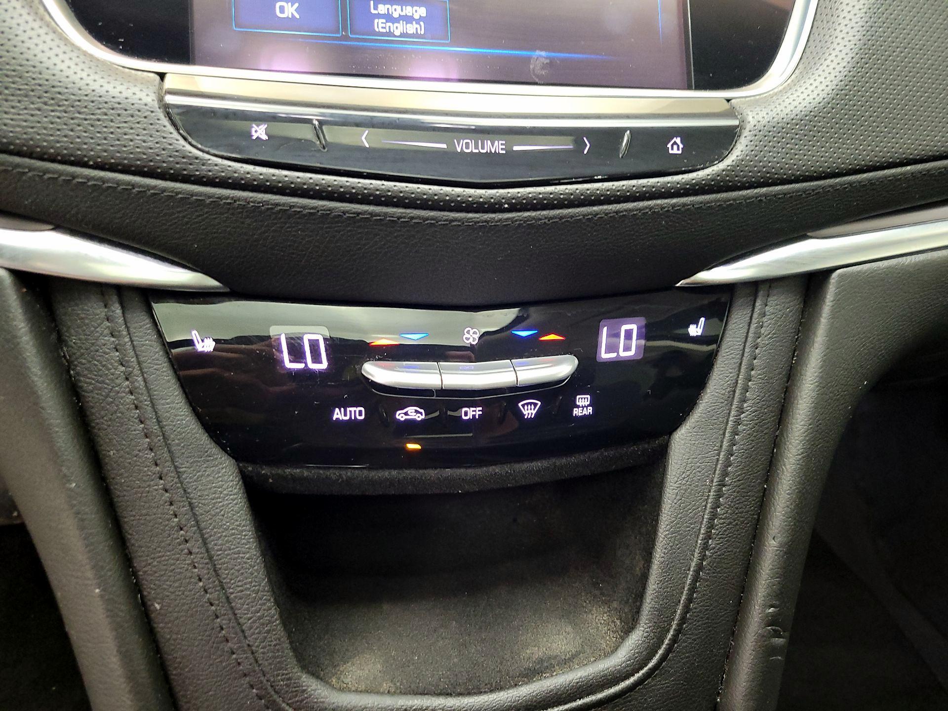Thumbnail: 2017 Cadillac XT5 - 17