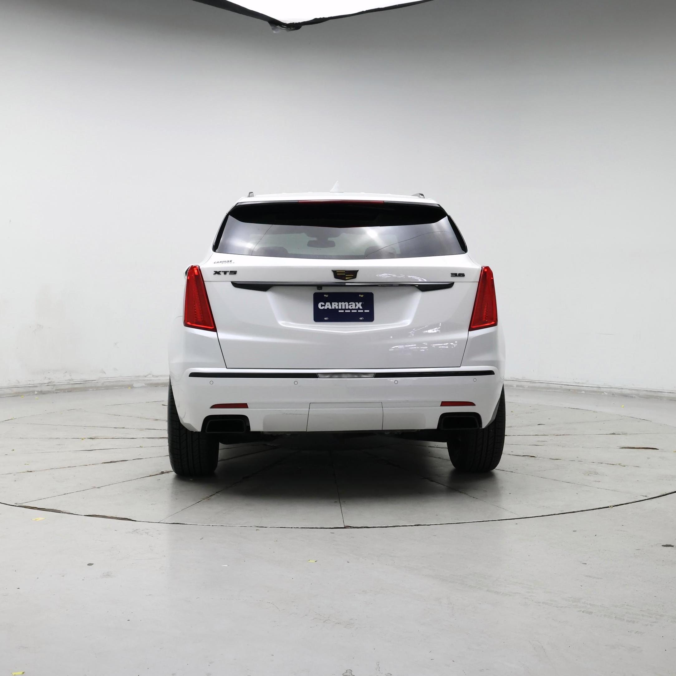Thumbnail: 2017 Cadillac XT5 - 6
