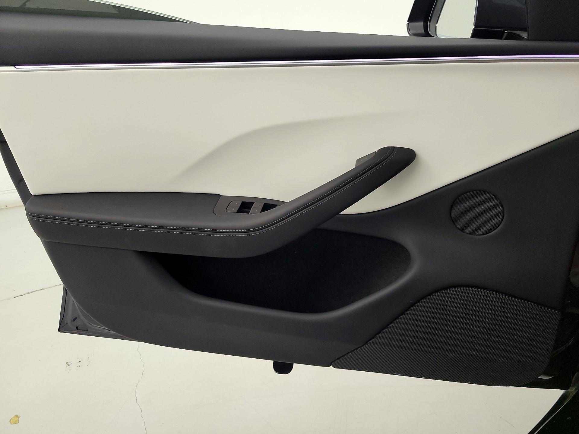 Thumbnail: 2024 Tesla Model 3 - 12