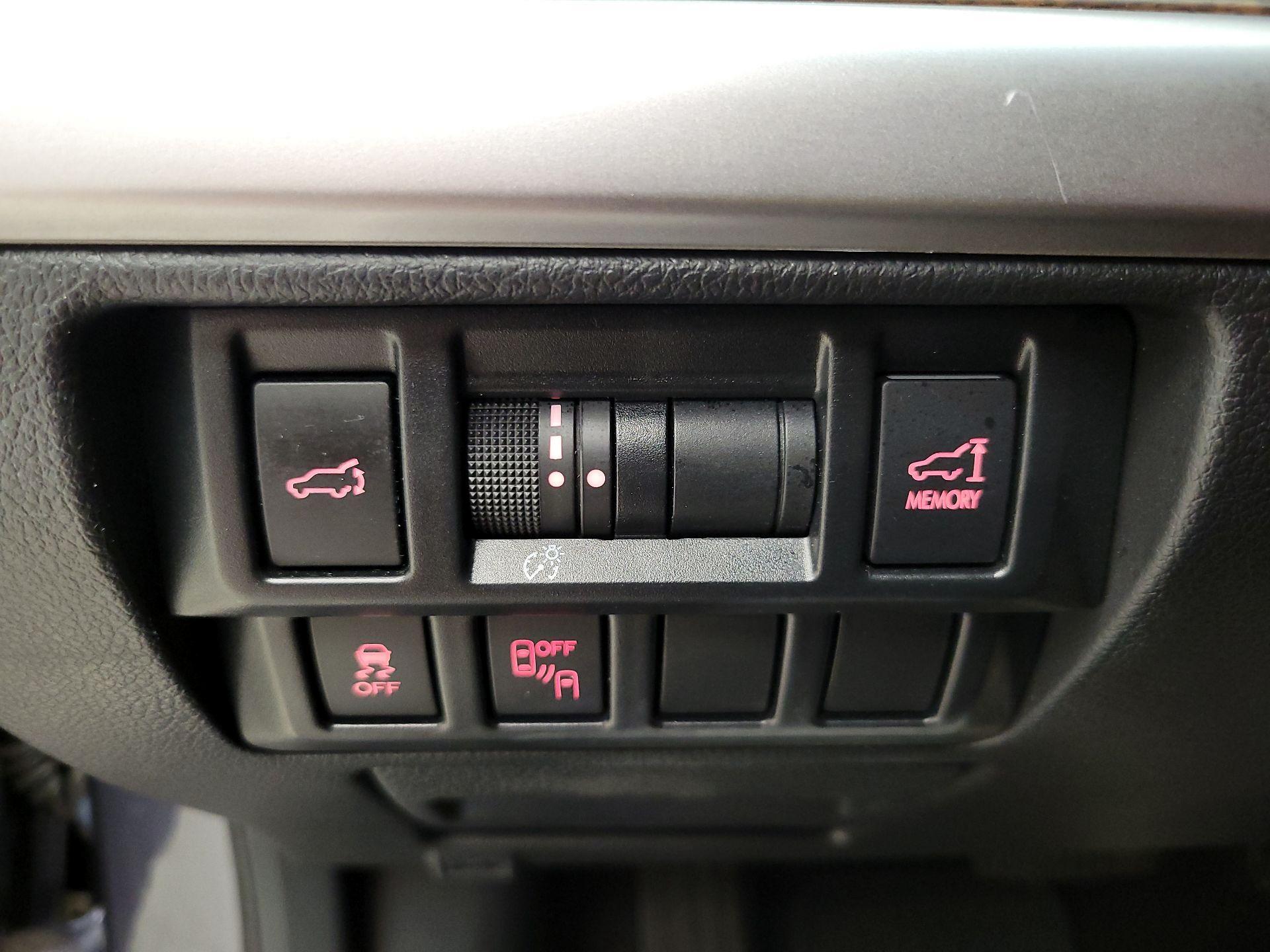 Thumbnail: 2015 Subaru Outback - 13