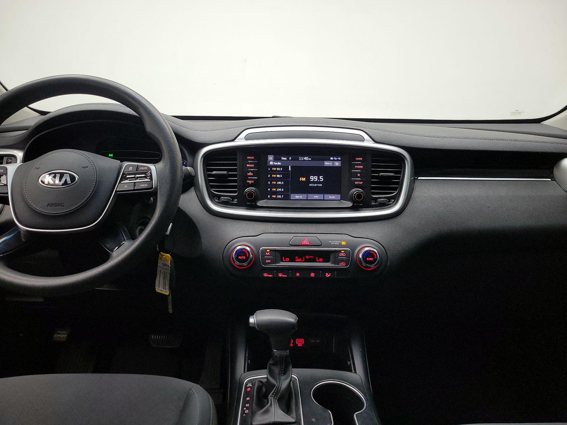 Thumbnail: 2019 Kia Sorento - 9