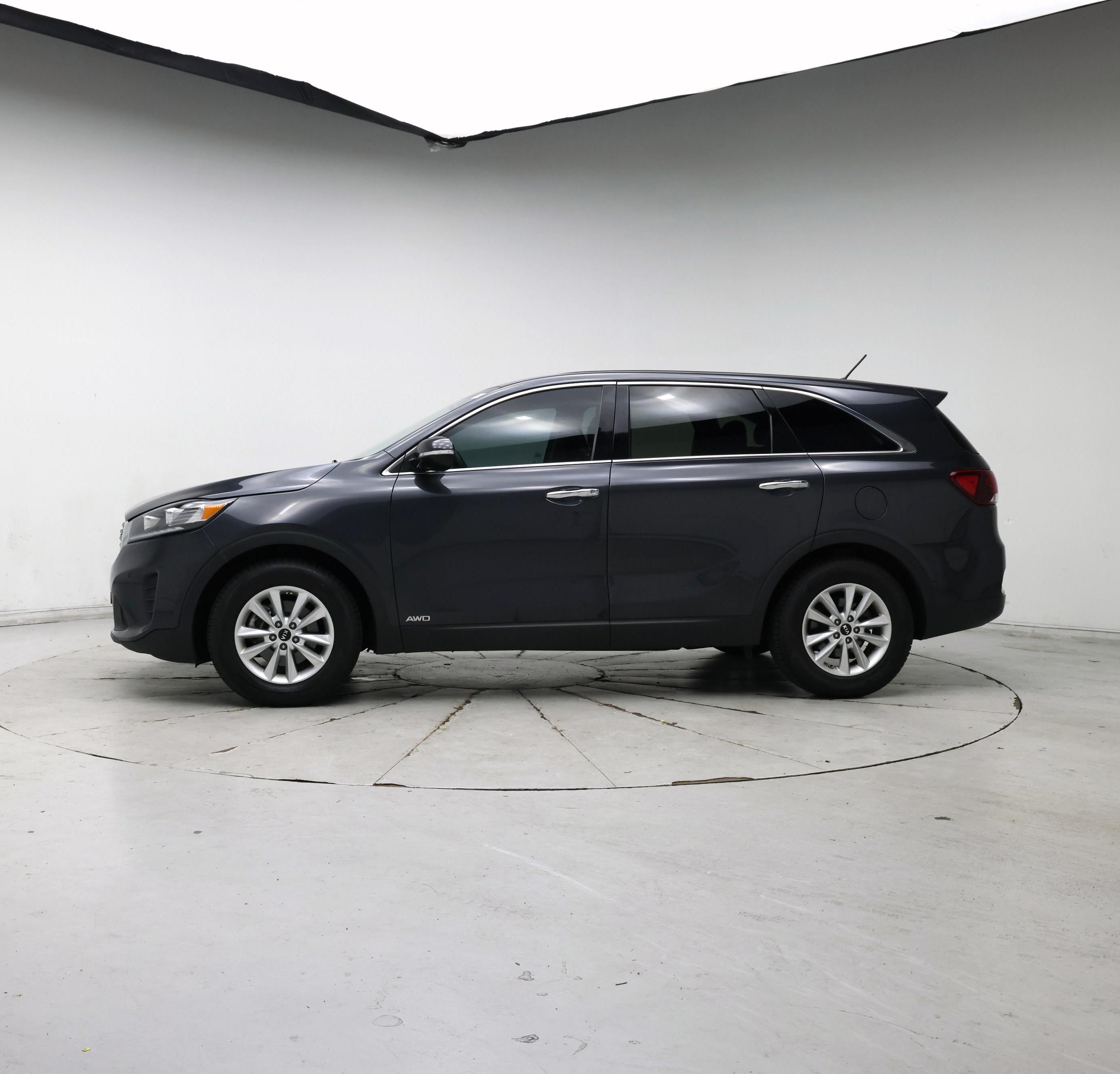 Thumbnail: 2019 Kia Sorento - 3
