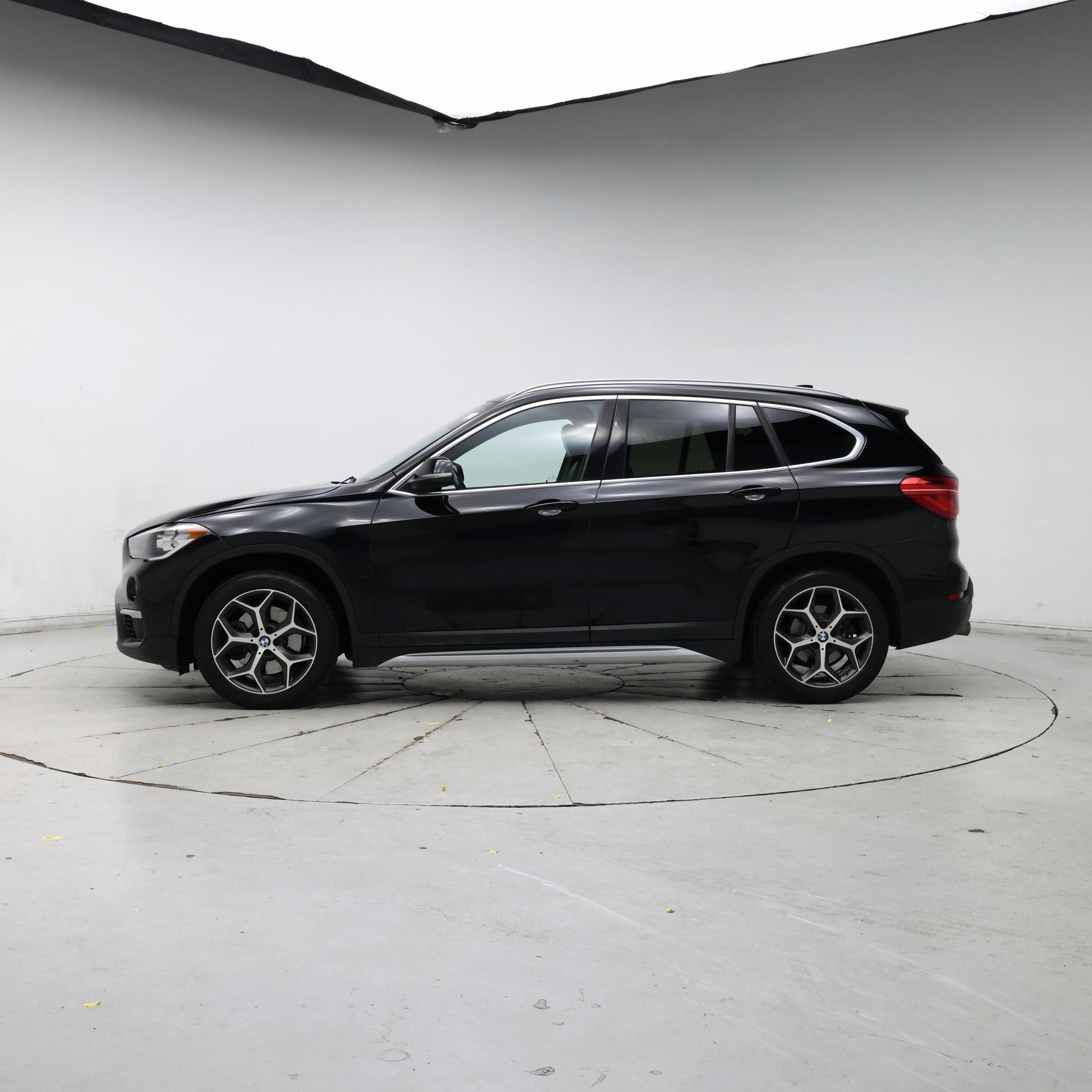 Thumbnail: 2018 BMW X1 - 3