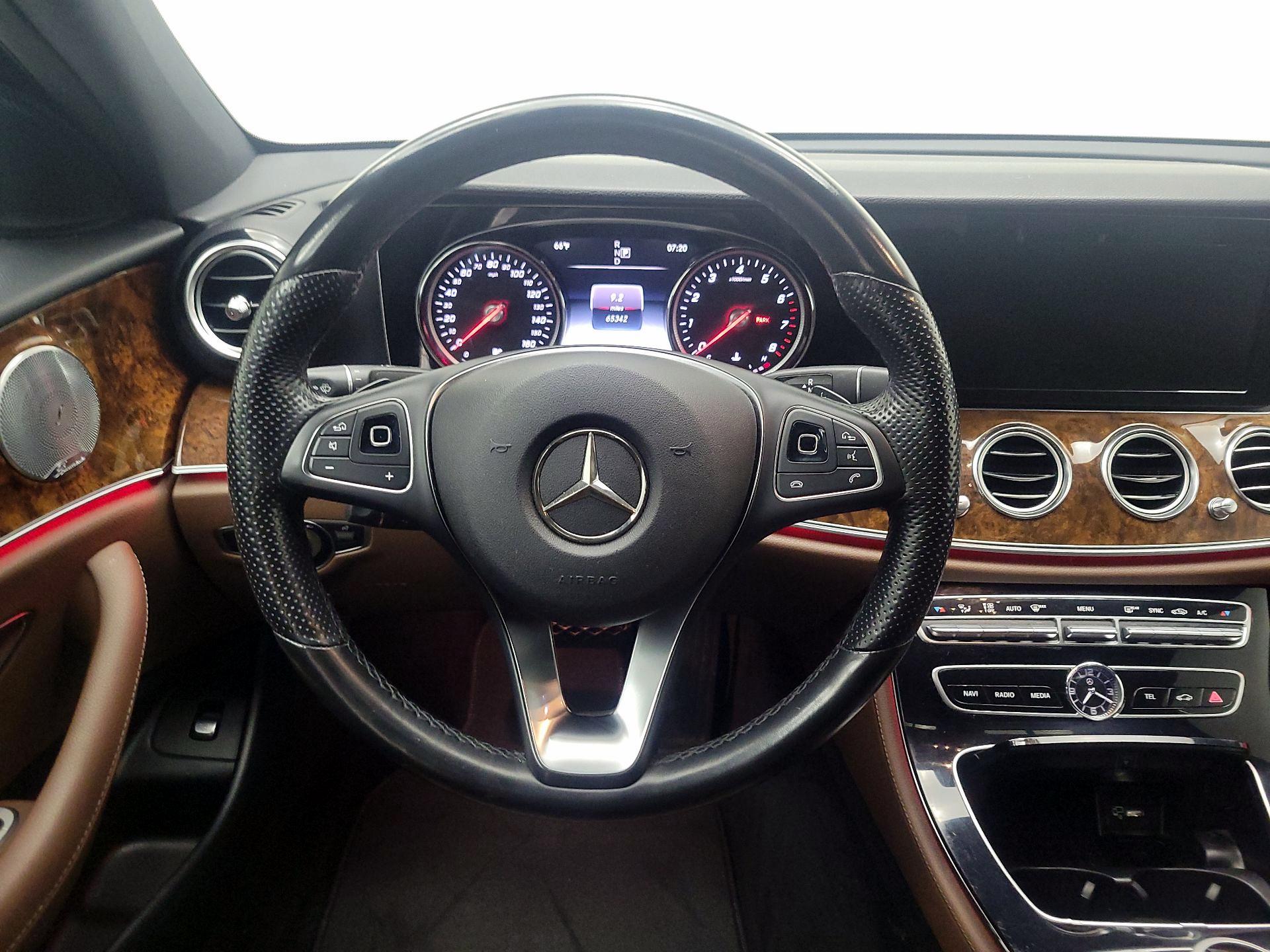 Thumbnail: 2017 Mercedes-Benz E-Class - 10