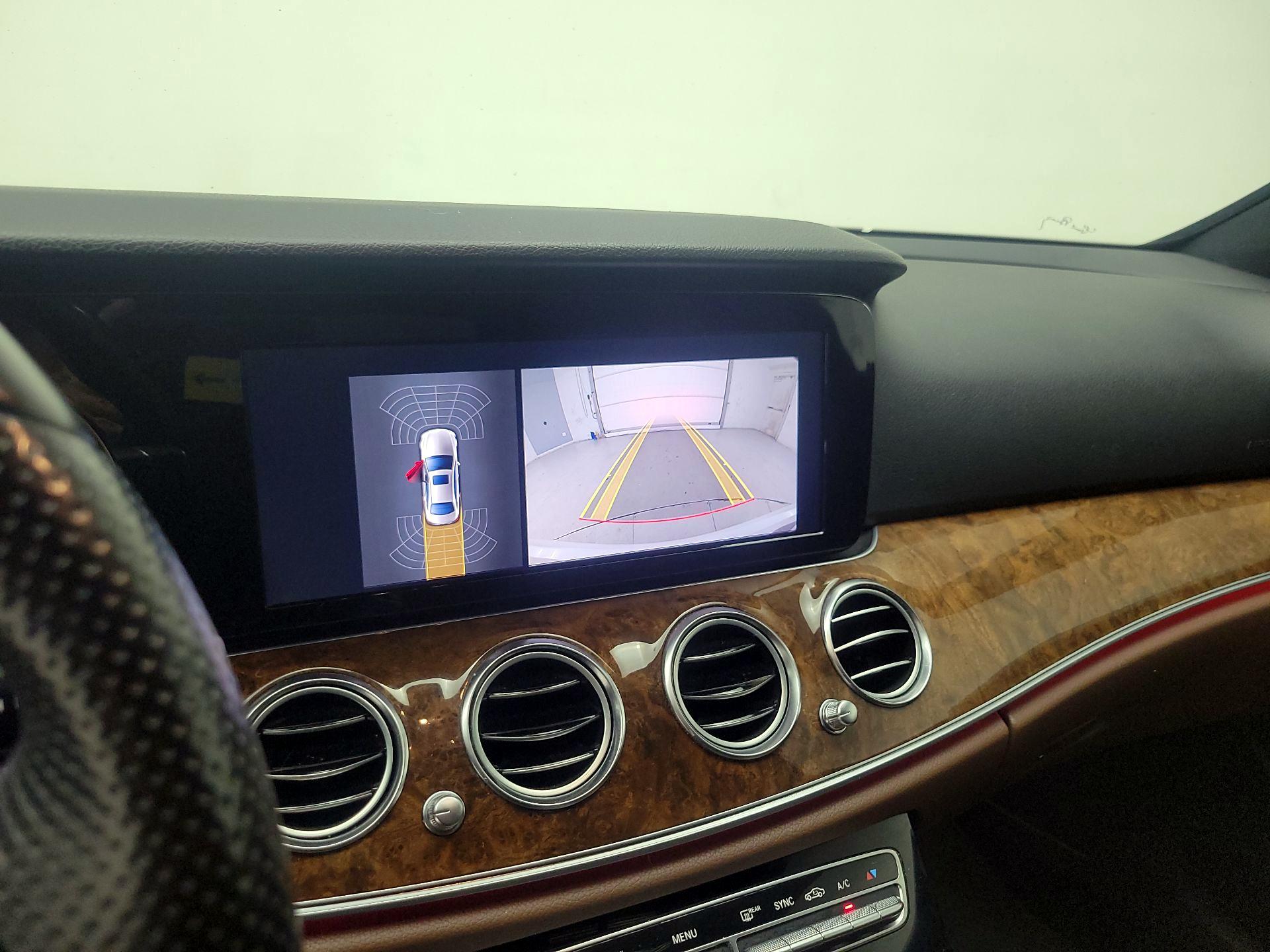 Thumbnail: 2017 Mercedes-Benz E-Class - 15