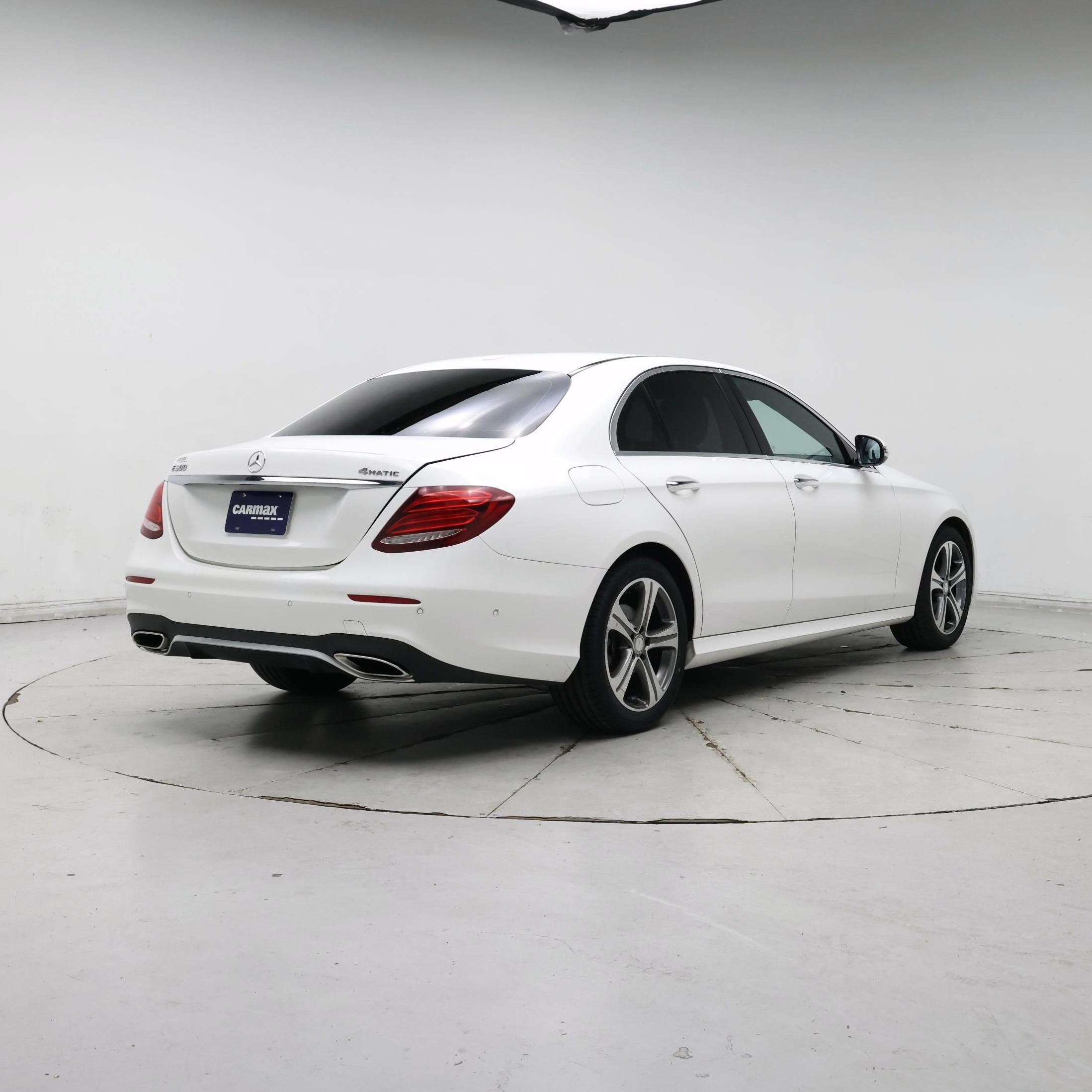 Thumbnail: 2017 Mercedes-Benz E-Class - 8