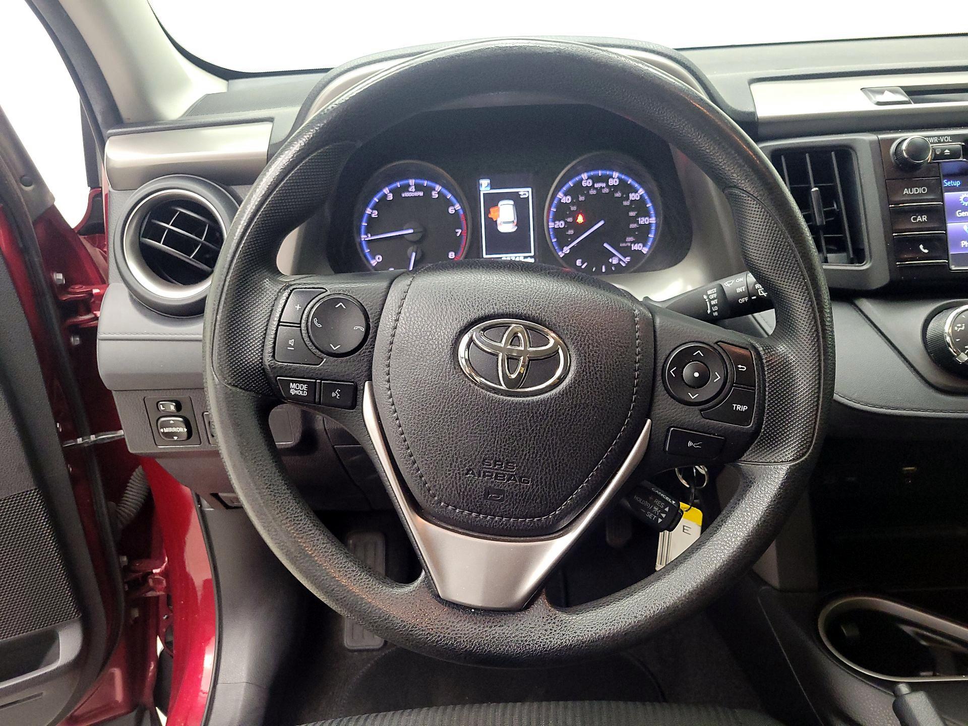 Thumbnail: 2018 Toyota RAV4 - 10