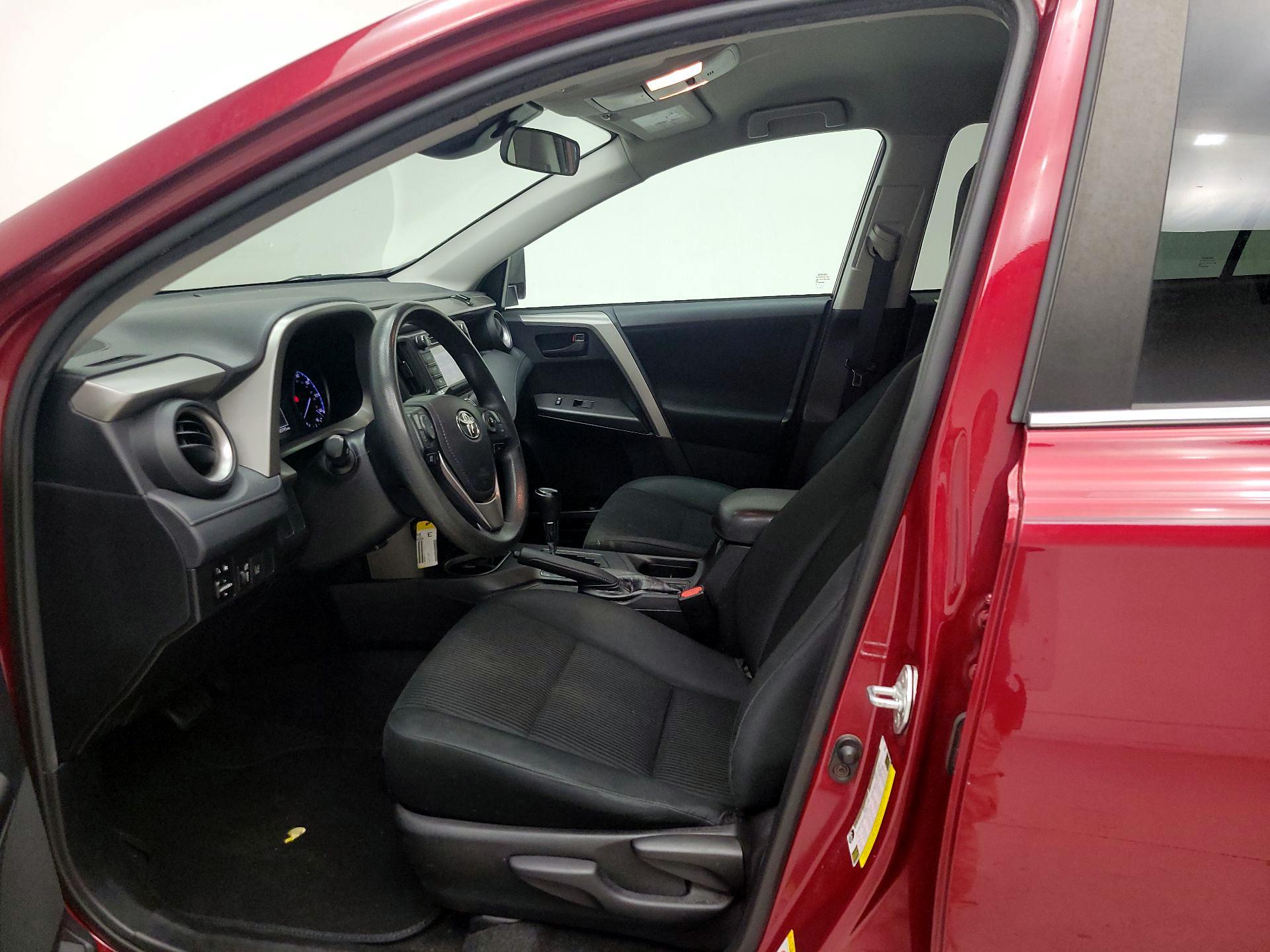 Thumbnail: 2018 Toyota RAV4 - 11