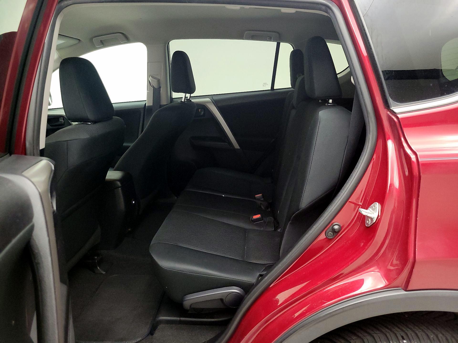 Thumbnail: 2018 Toyota RAV4 - 19