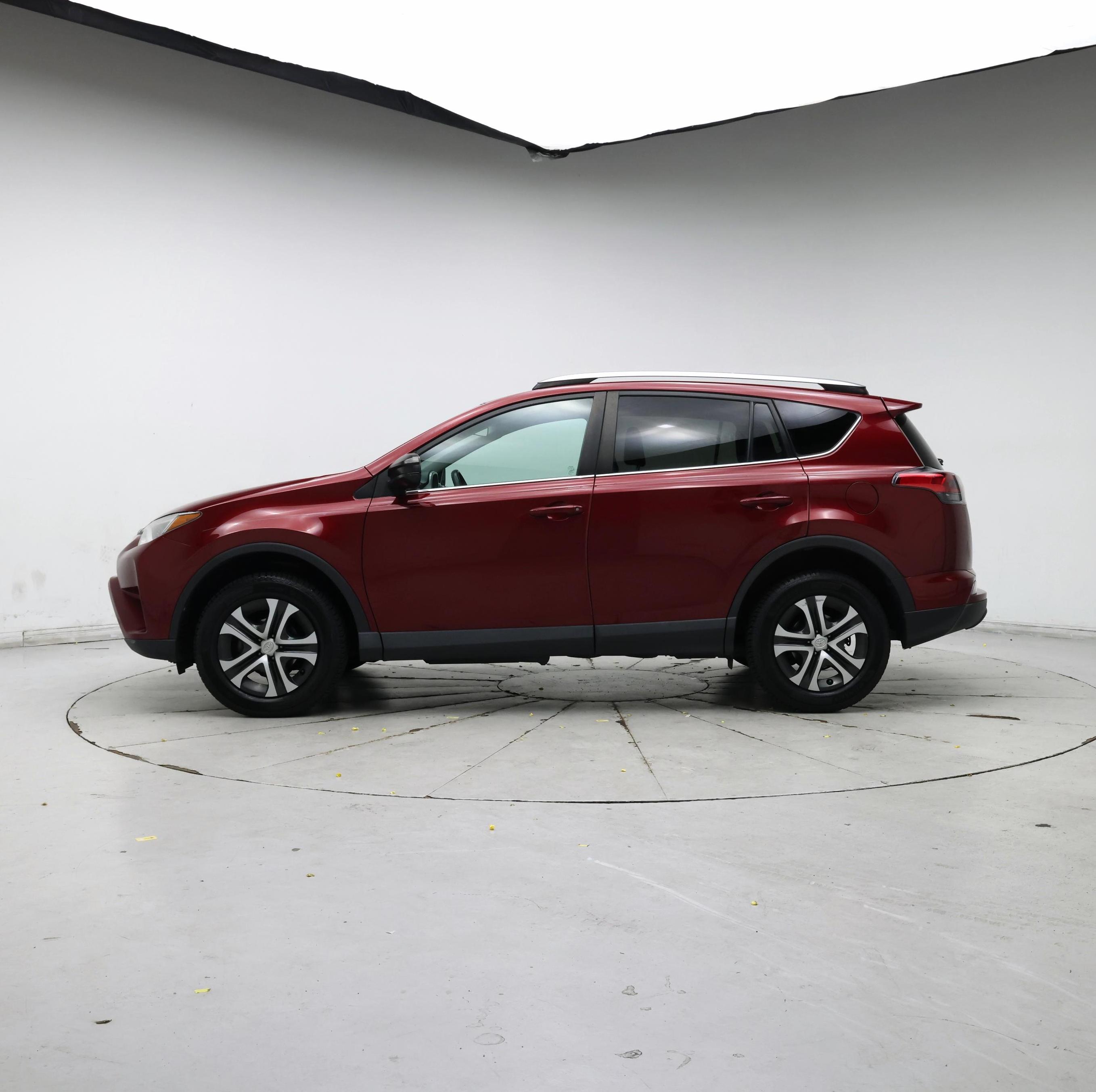 Thumbnail: 2018 Toyota RAV4 - 3