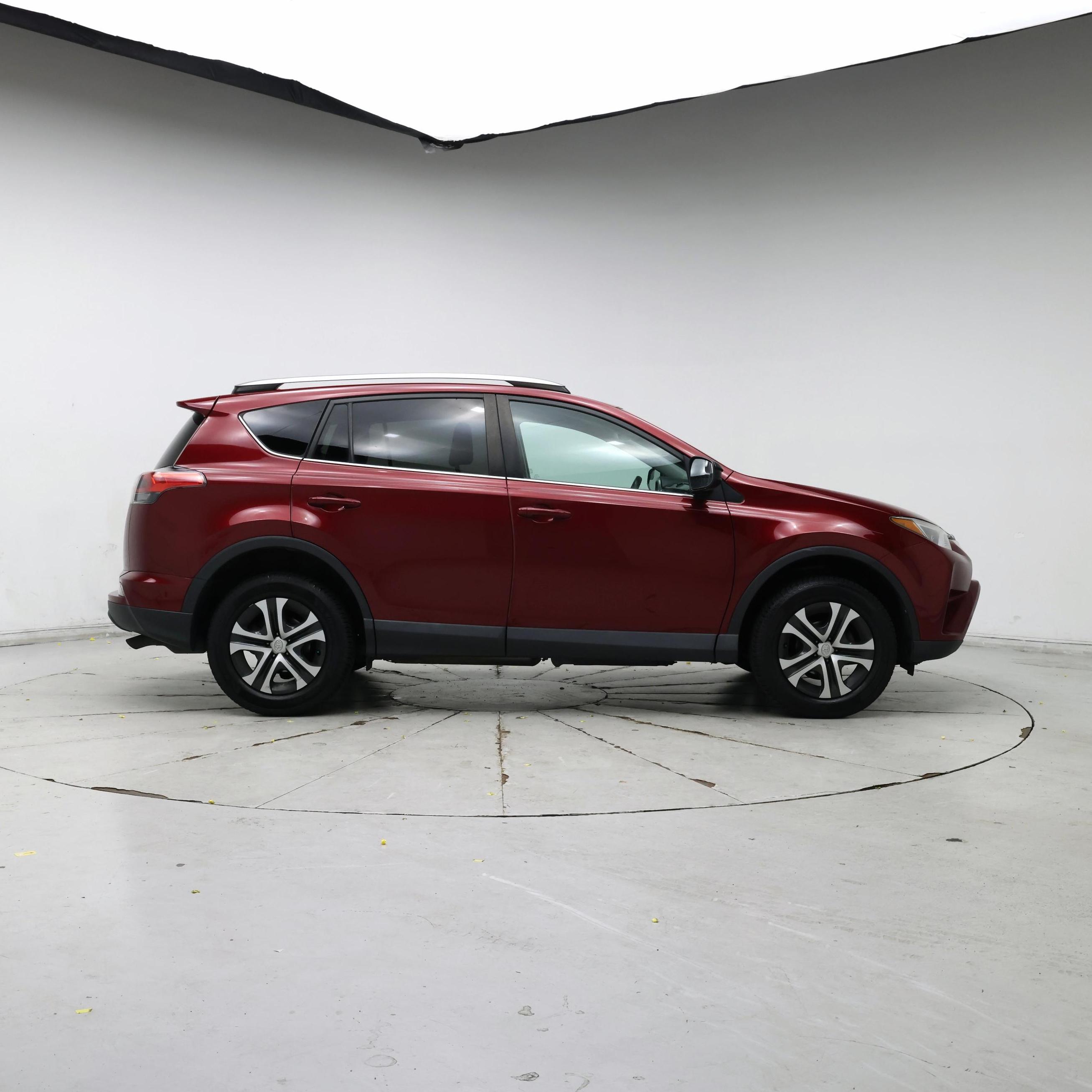 Thumbnail: 2018 Toyota RAV4 - 7