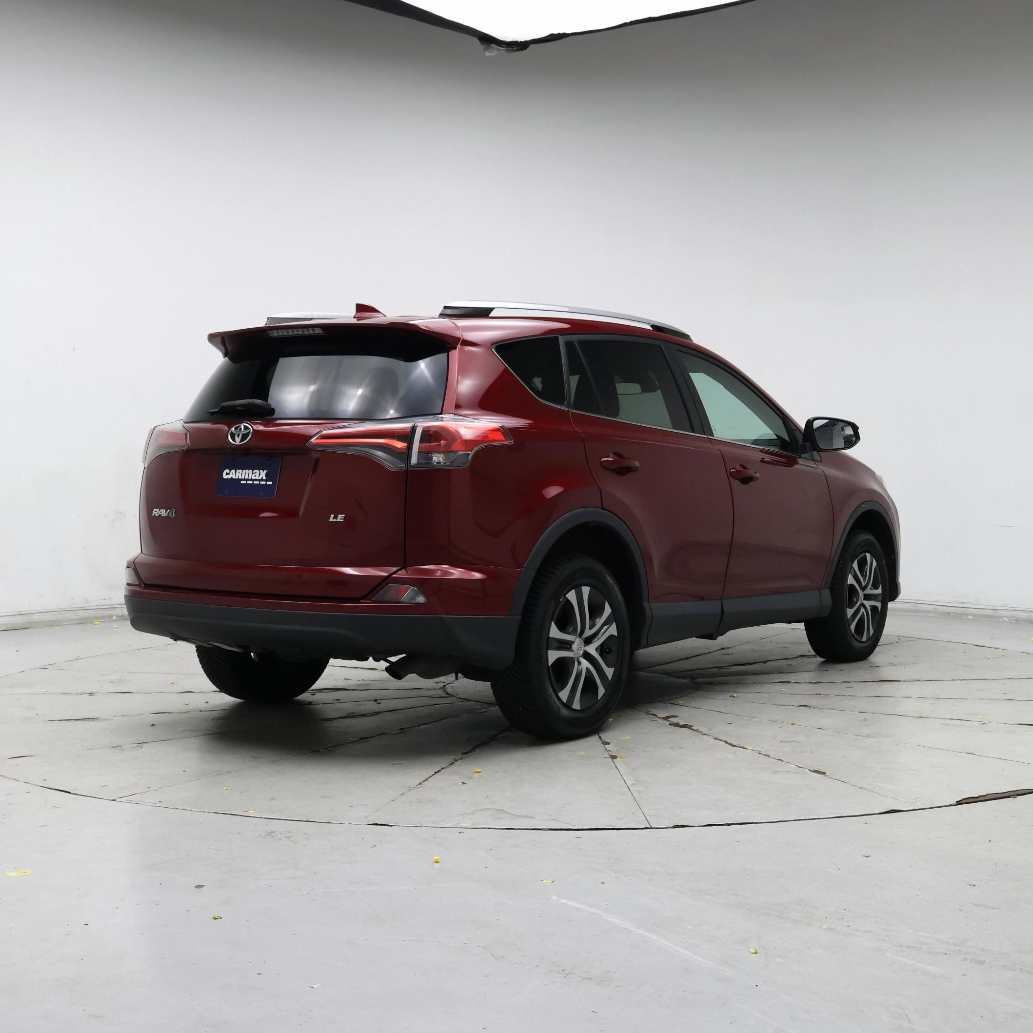 Thumbnail: 2018 Toyota RAV4 - 8