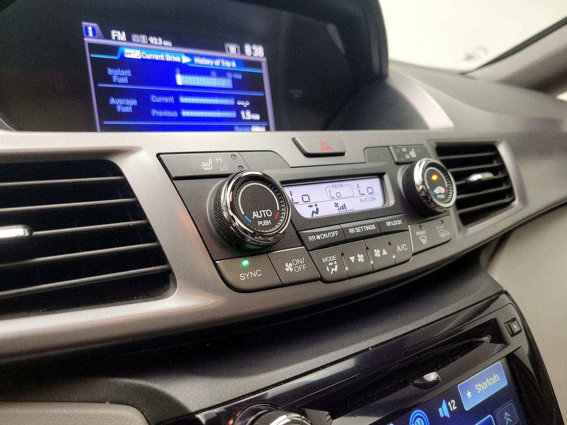 Thumbnail: 2014 Honda Odyssey - 16