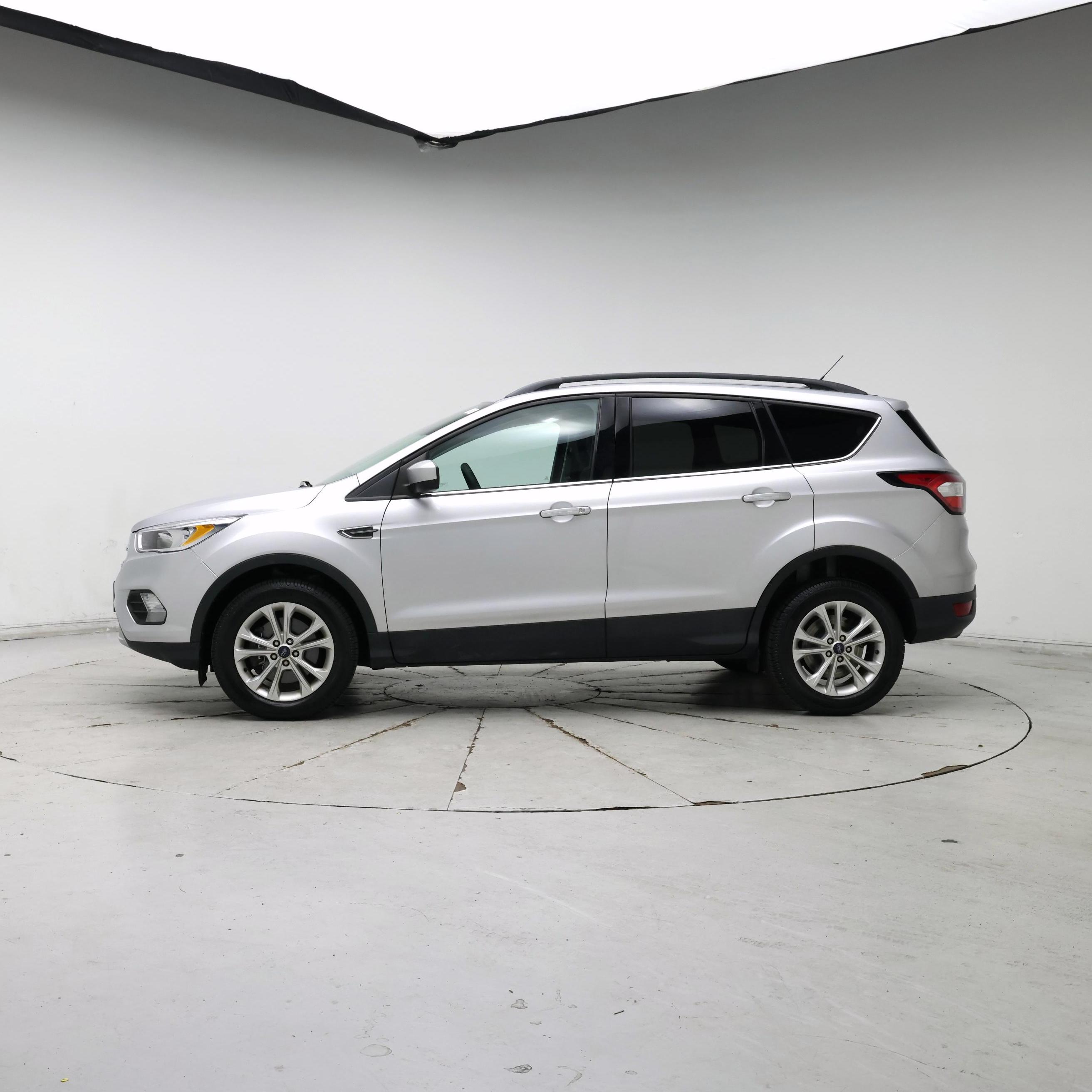 Thumbnail: 2018 Ford Escape - 3