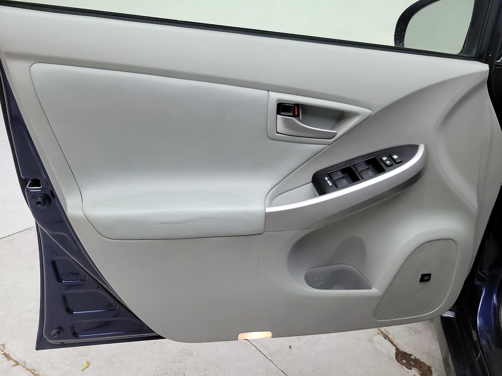 Thumbnail: 2014 Toyota Prius - 12