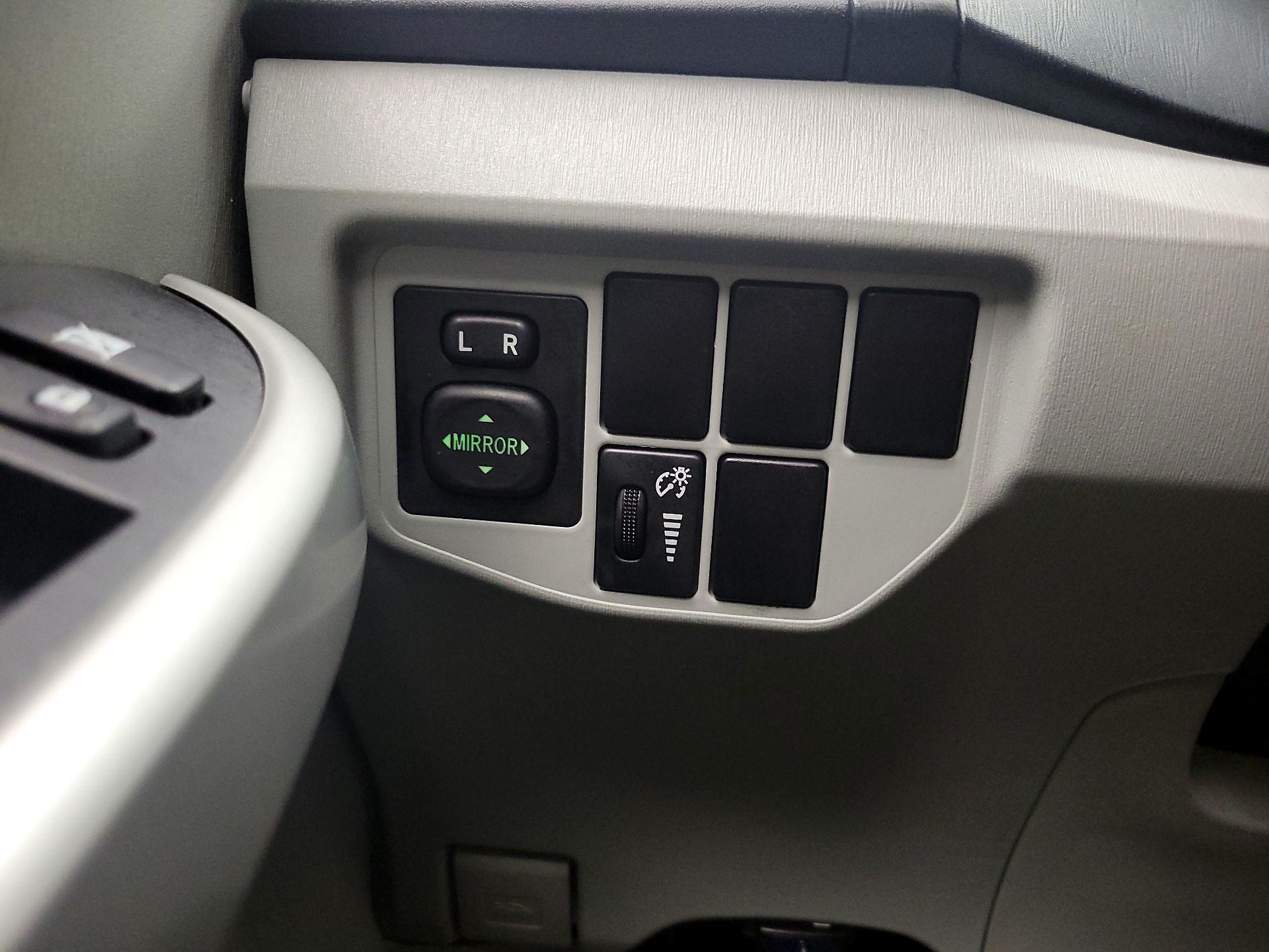 Thumbnail: 2014 Toyota Prius - 13