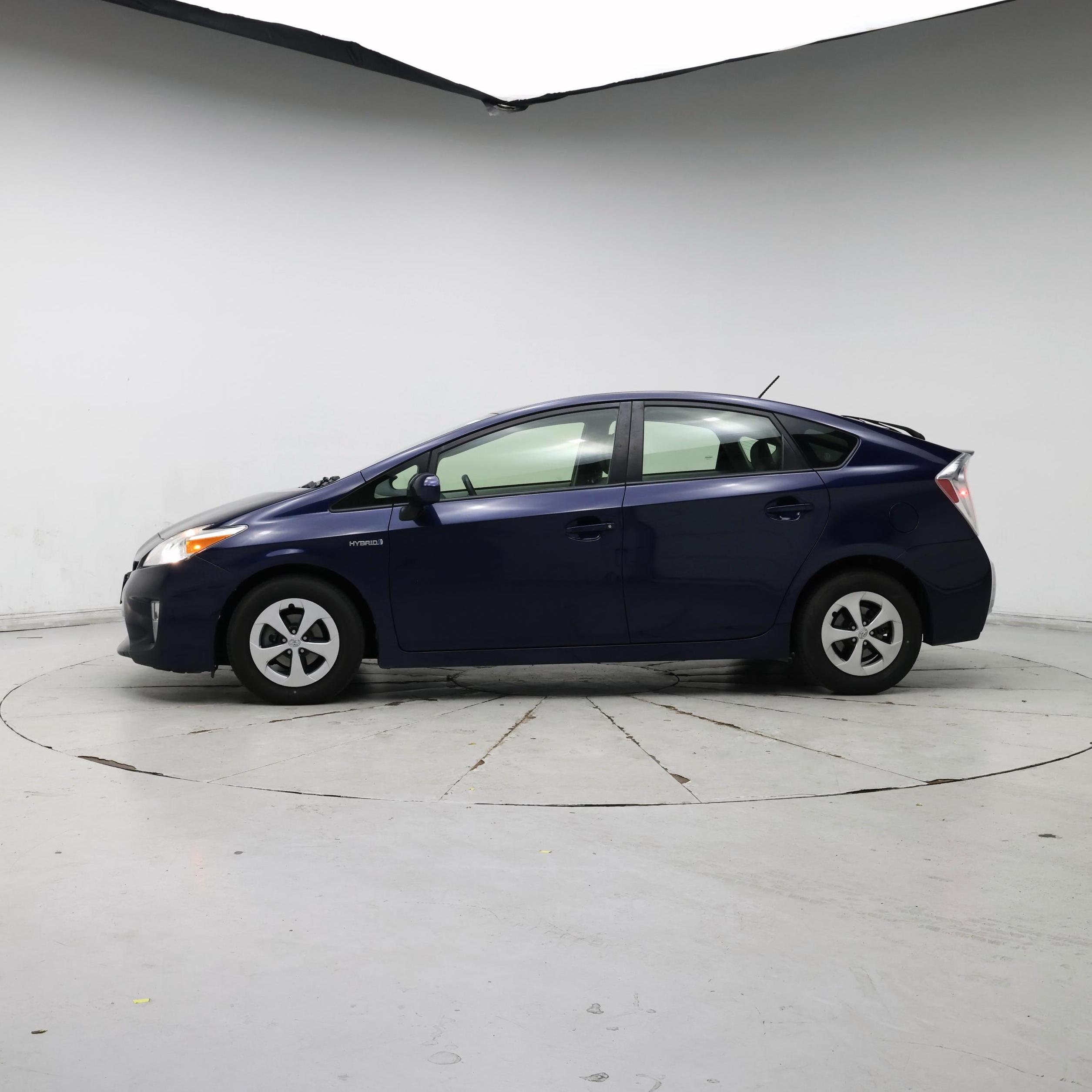 Thumbnail: 2014 Toyota Prius - 3