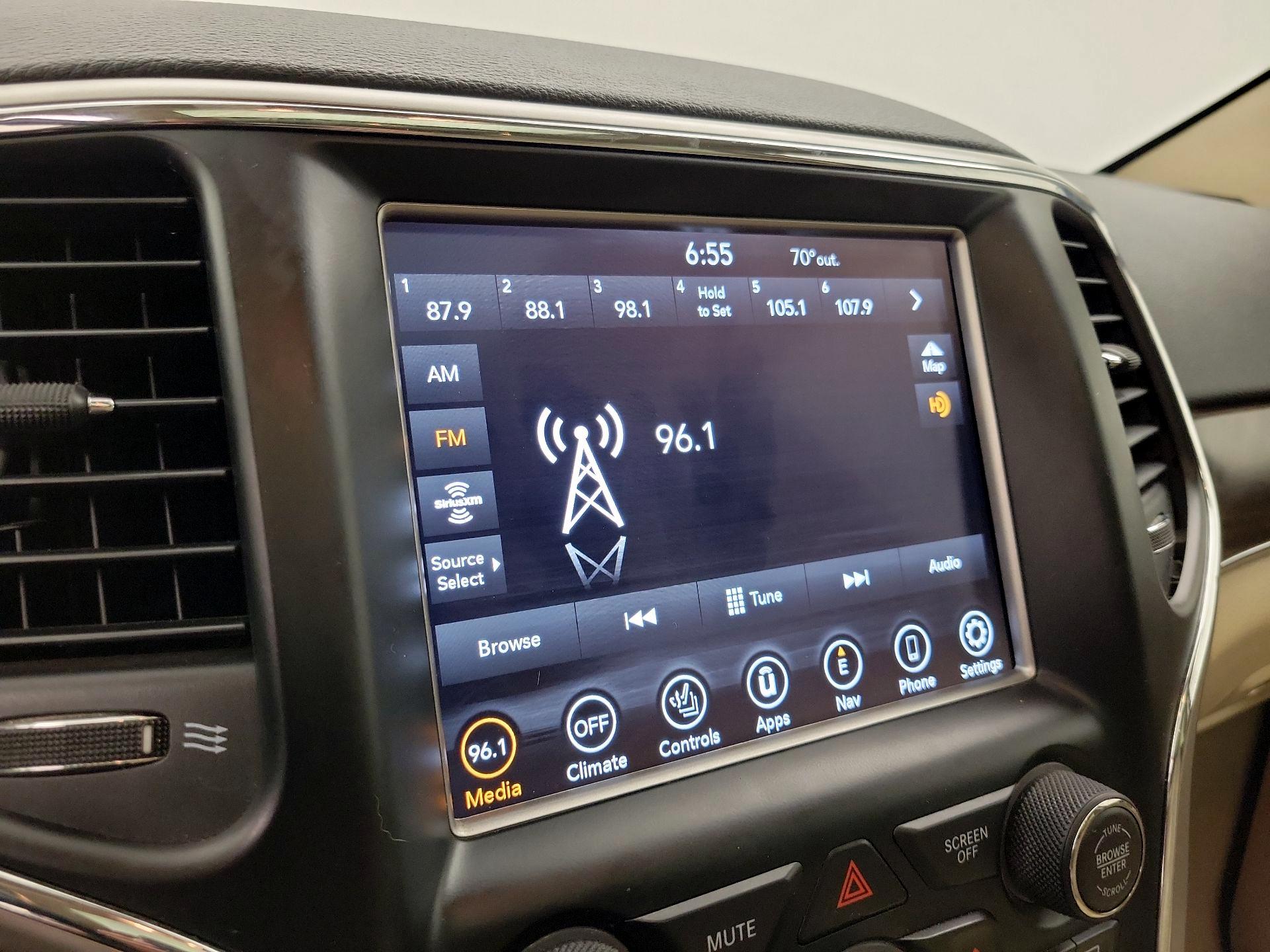 Thumbnail: 2018 Jeep Grand Cherokee - 15