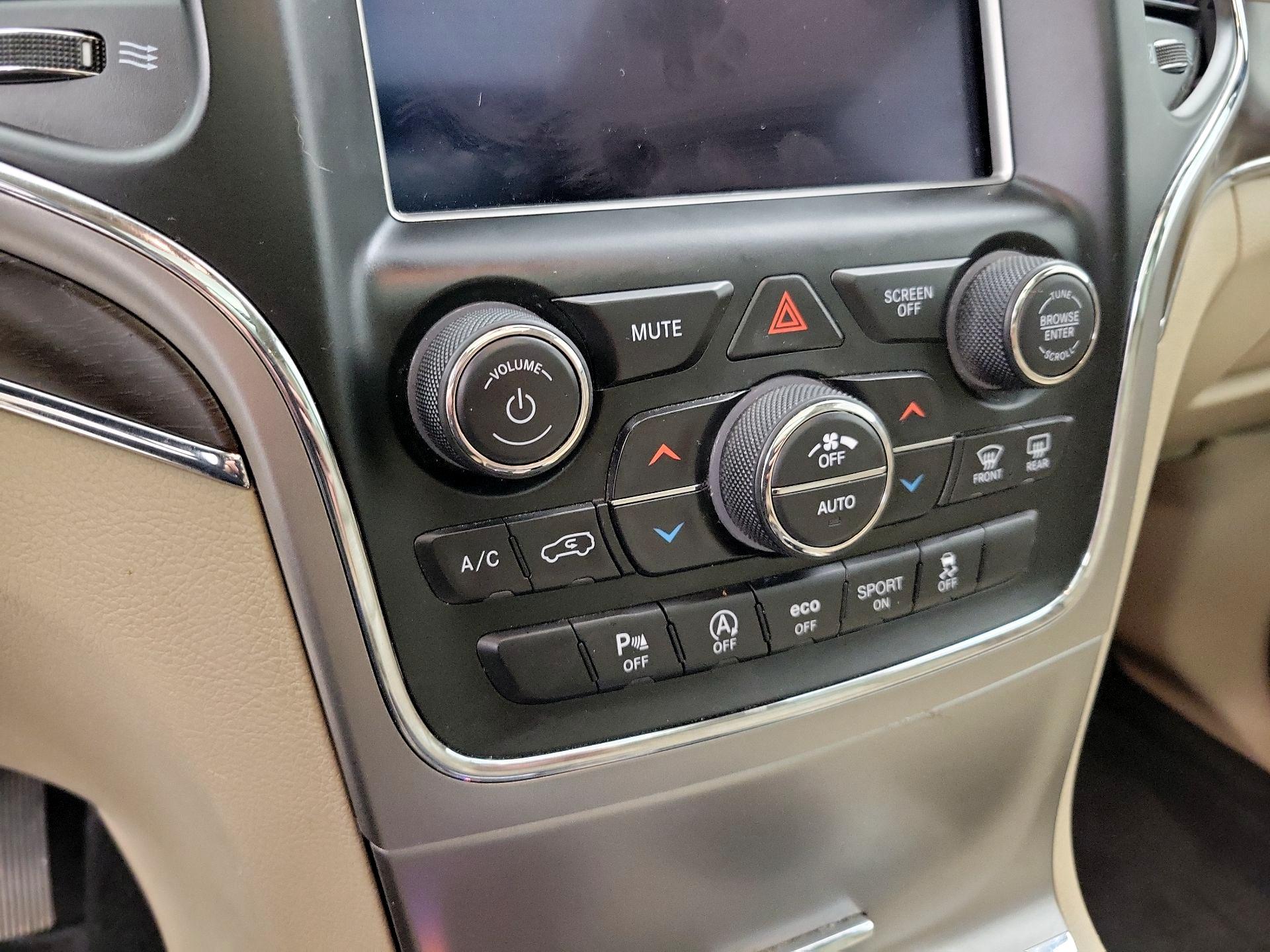 Thumbnail: 2018 Jeep Grand Cherokee - 16