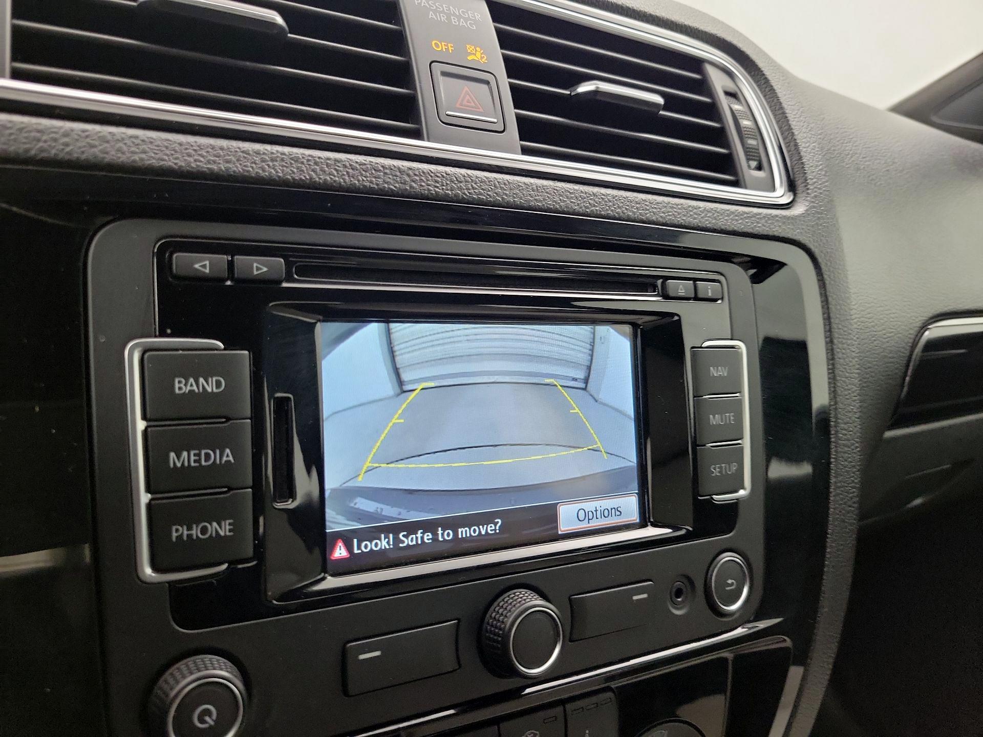 Thumbnail: 2015 Volkswagen Jetta - 15