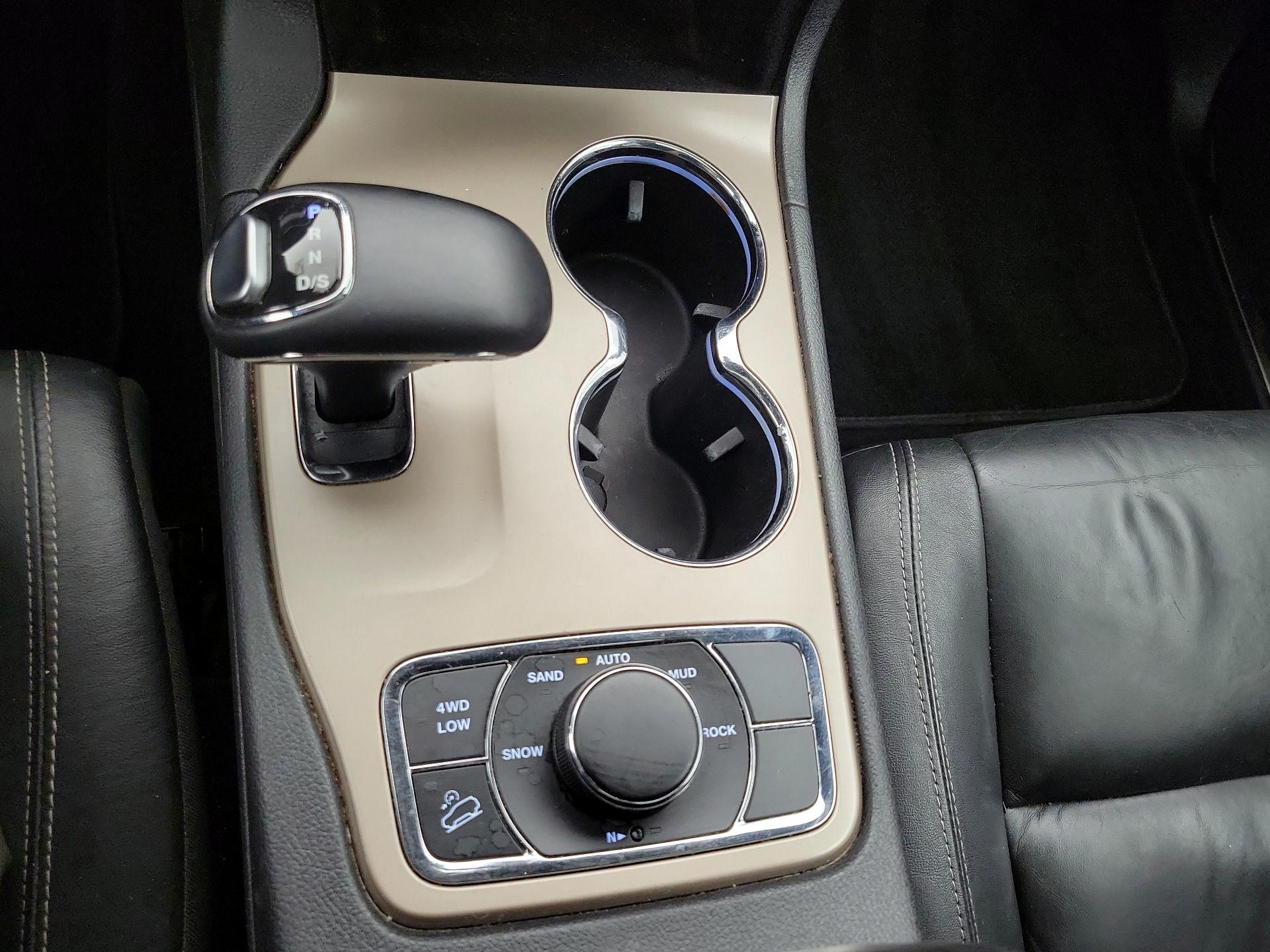 Thumbnail: 2015 Jeep Grand Cherokee - 18